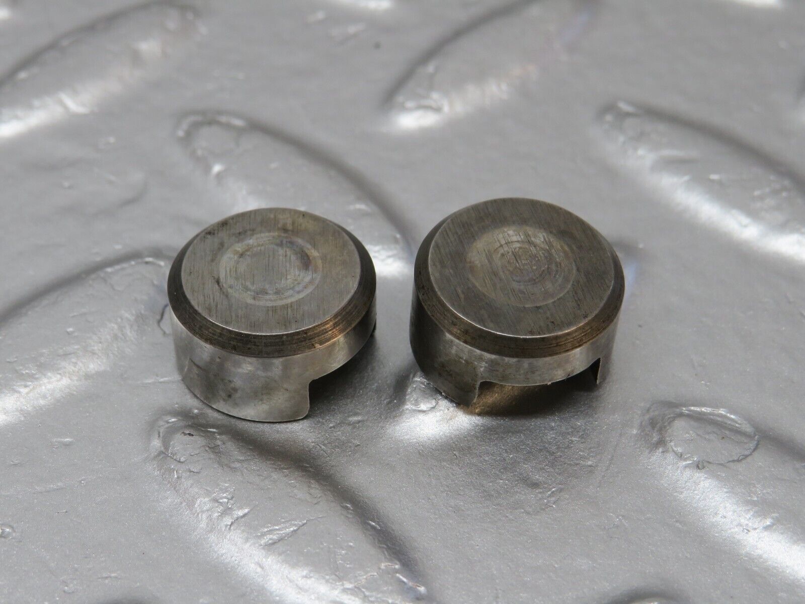 40045 Mercedes-Benz R107 350SL Rocker Arm With Valve Tappet