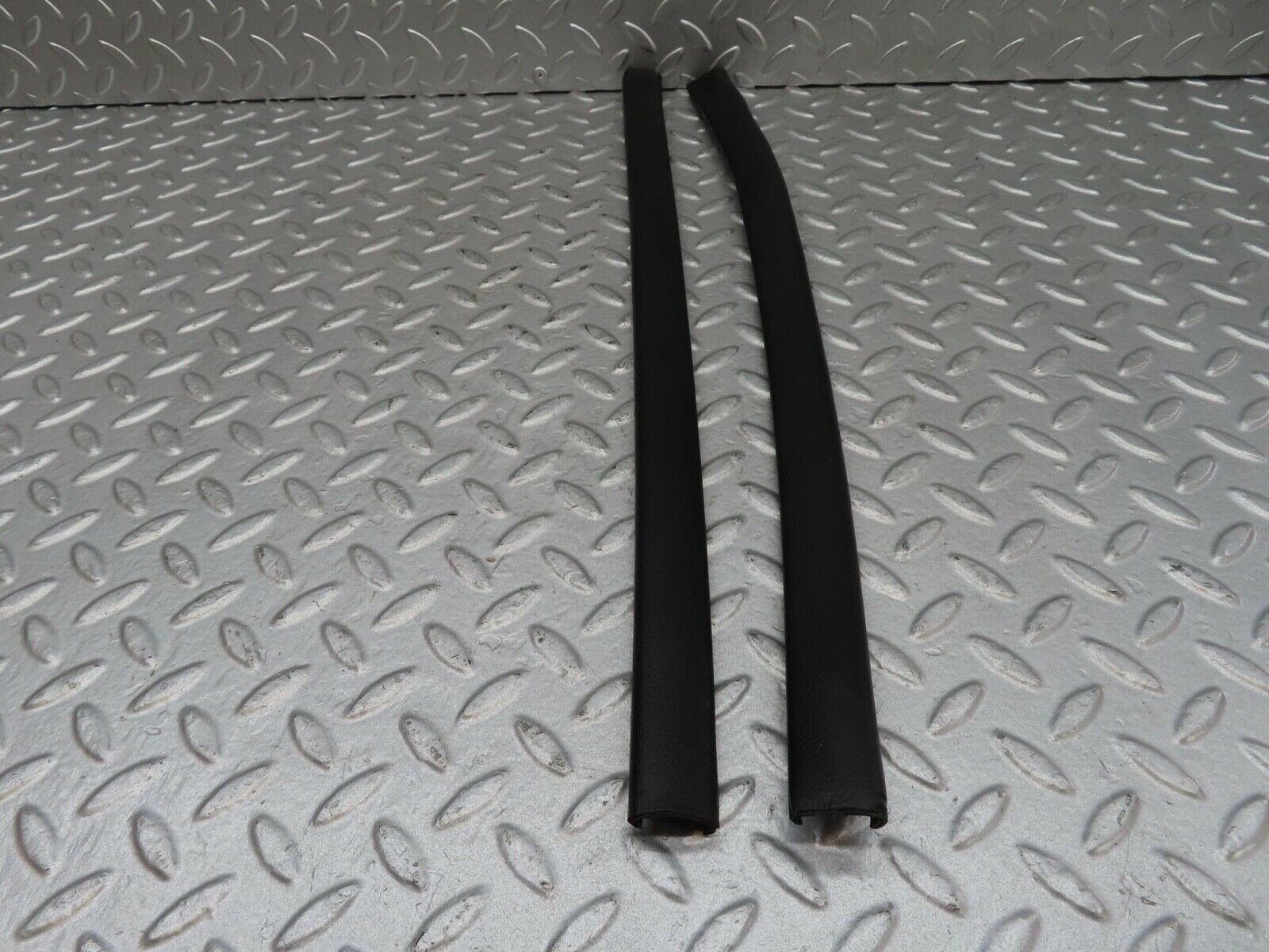 14322 Mercedes-Benz W116 350SE Rear Door Inner Top Seal Pair