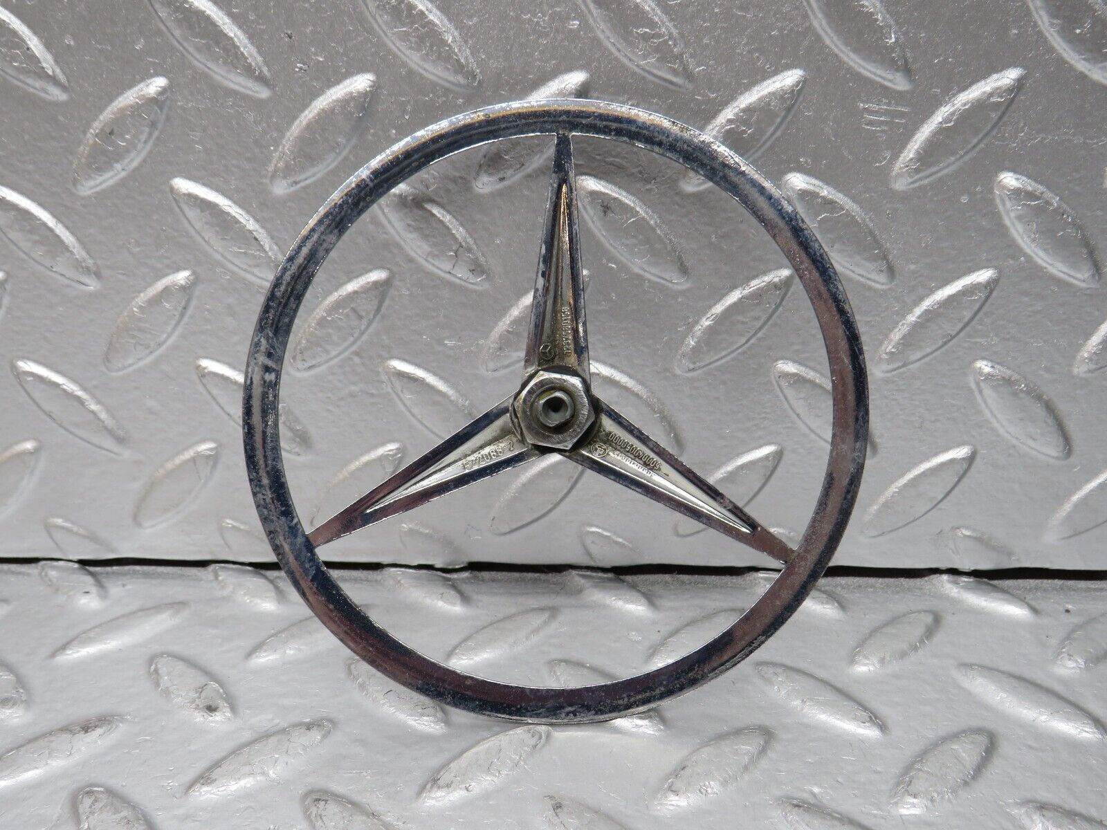 31025 Mercedes-Benz W123 230E Trunk Badge Logo Emblem 1237580158