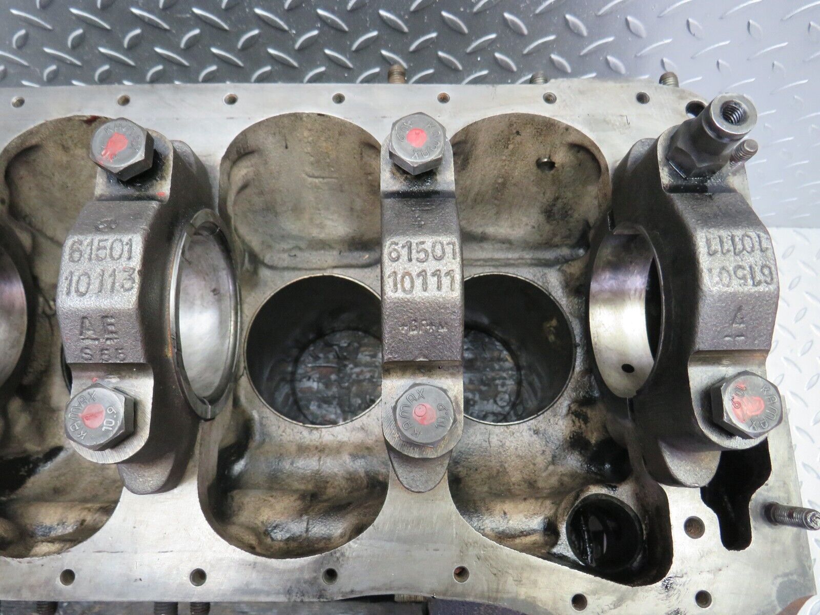 31170 Mercedes-Benz W123 200D Engine Block OM615.940 6150113001