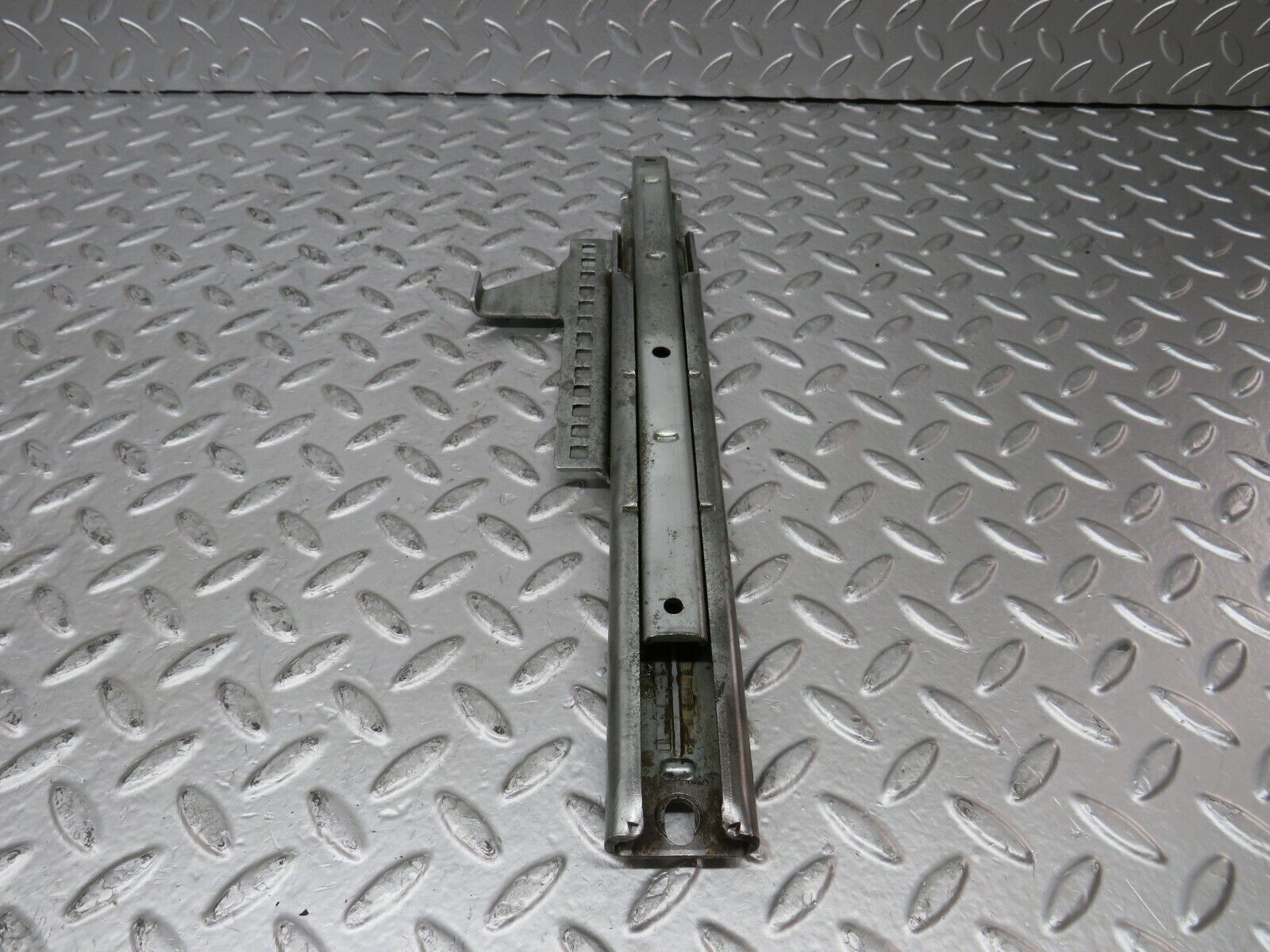 26349 Mercedes-Benz W116 450SE Front Right Seat Rail Pair