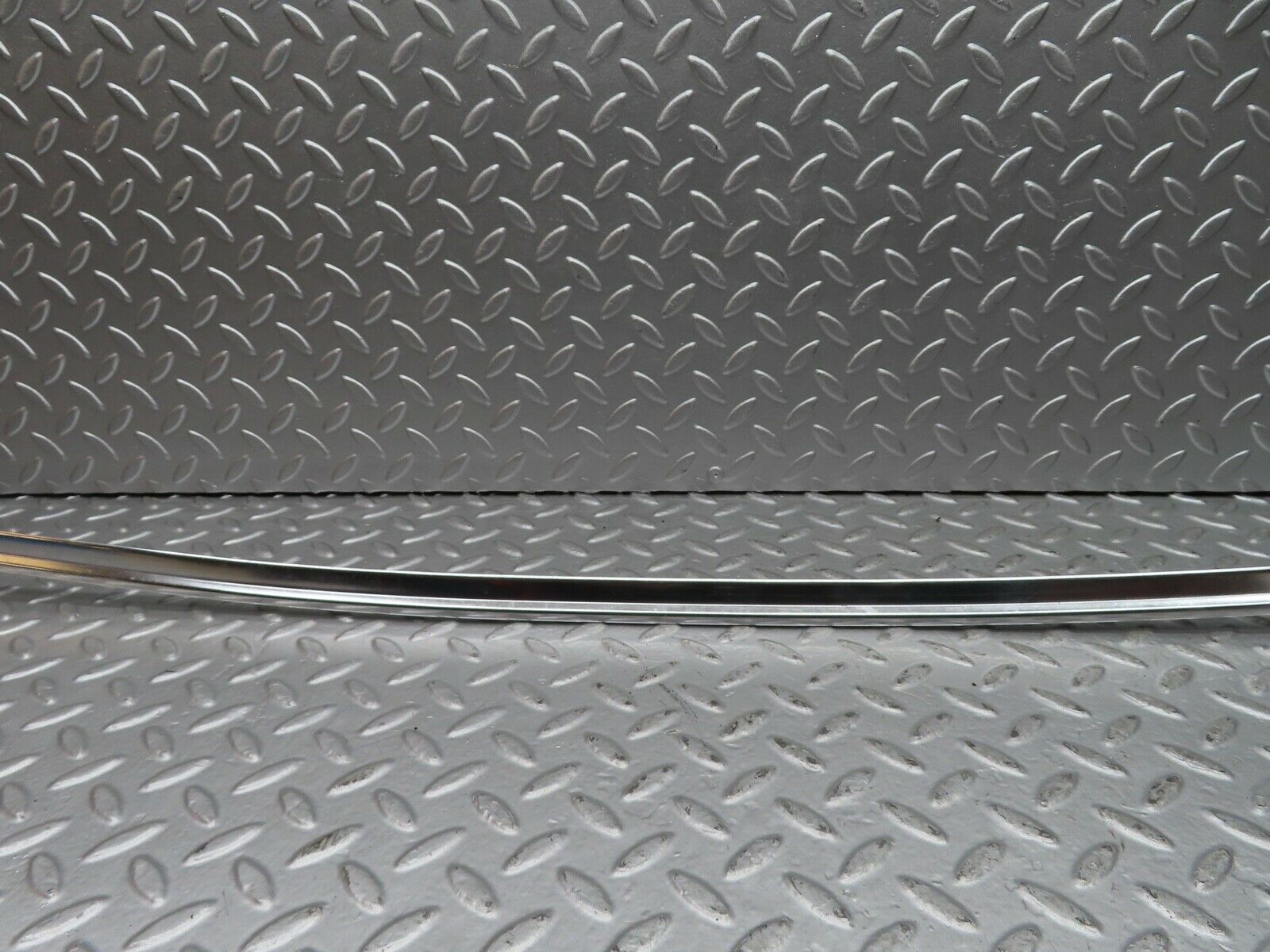 21323 Mercedes-Benz W123 230E Rear Windscreen Chrome Frame