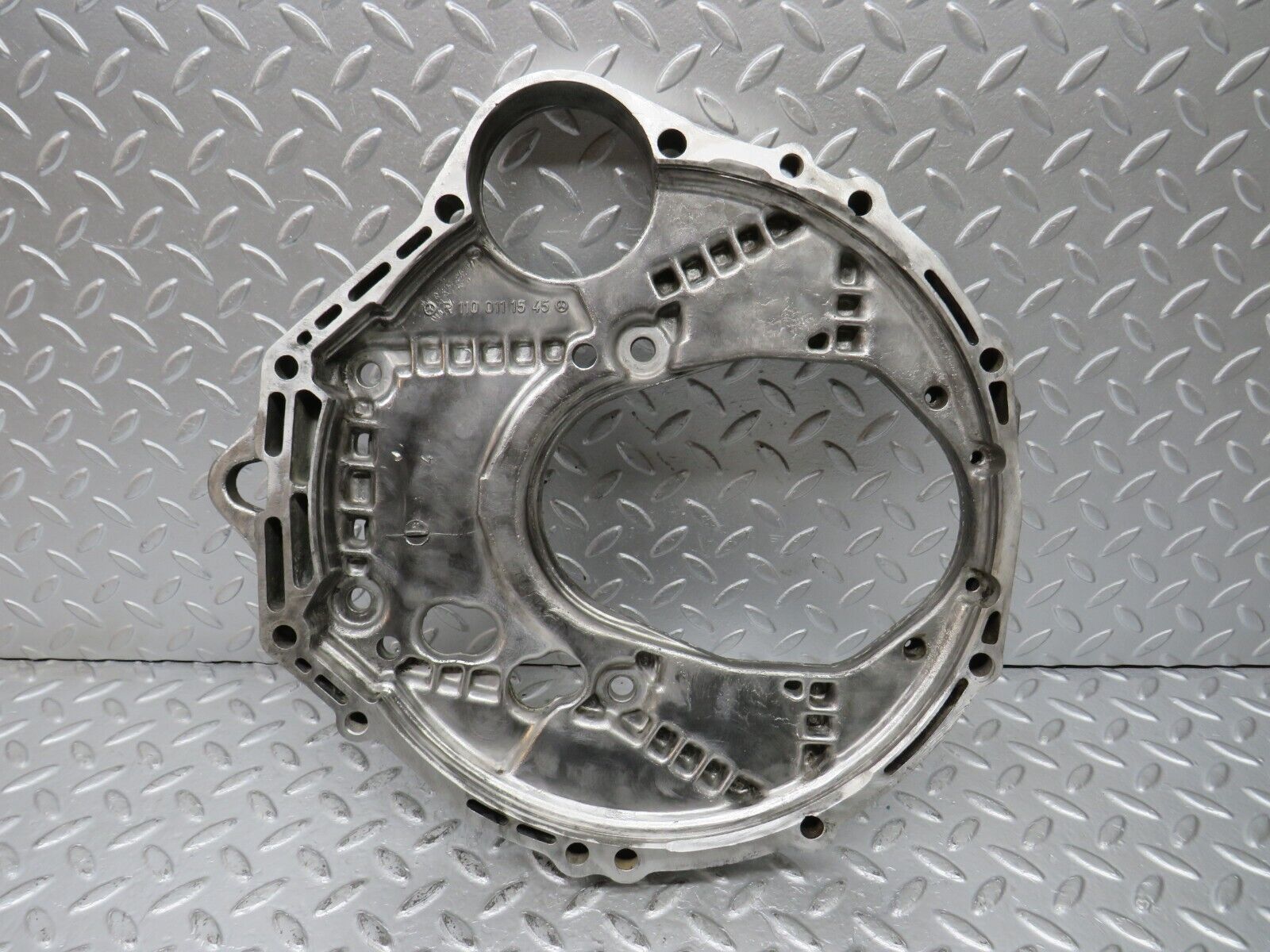 32918 Mercedes-Benz W123 300D Gearbox Flange 1100111545