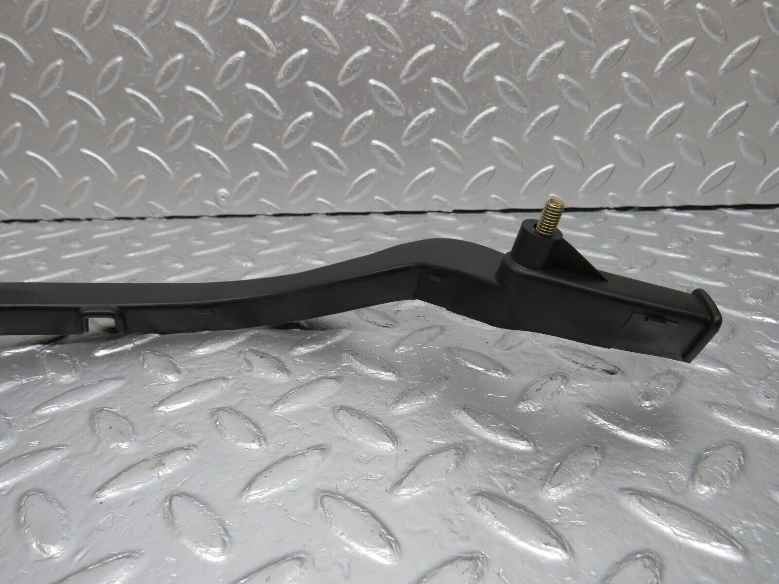 34105 Mercedes-Benz W124 260E Engine Wire Bracket Holder 1031590213