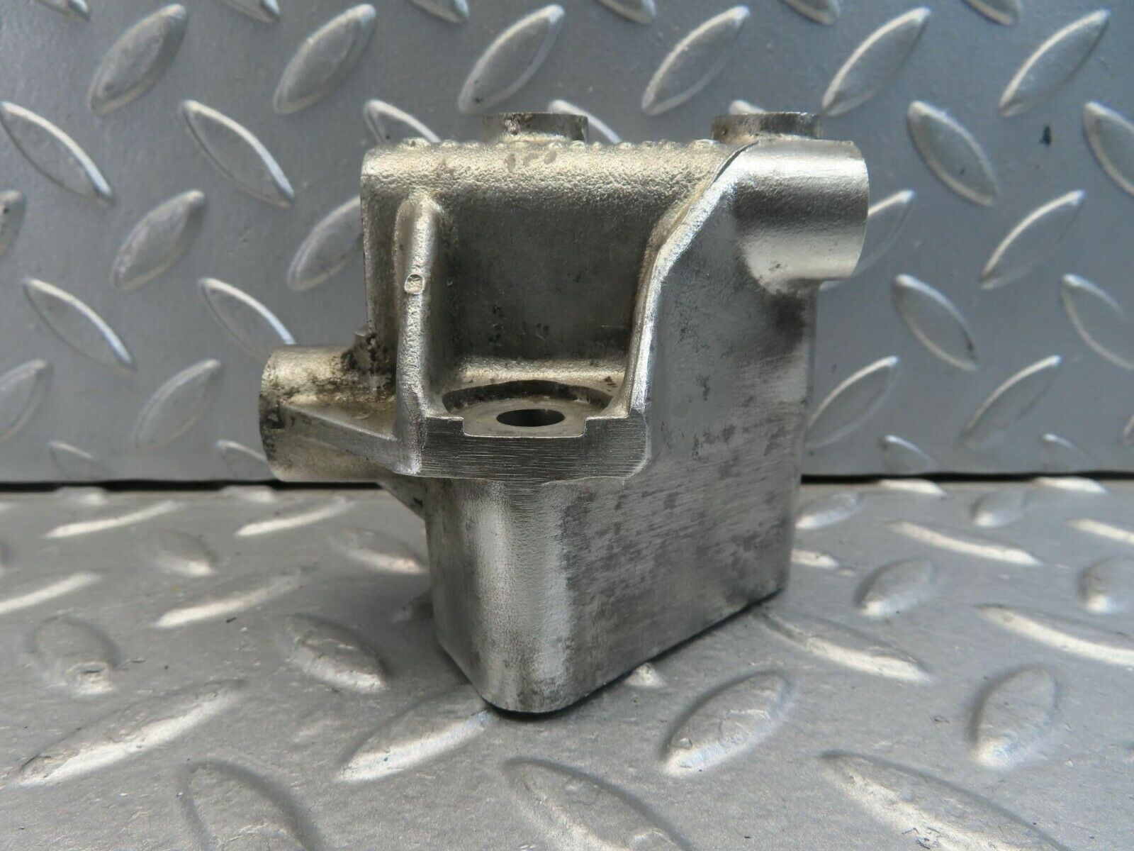 11470 Mercedes-Benz C123 230CE Coupe Alternator Holder Bracket 1021550135