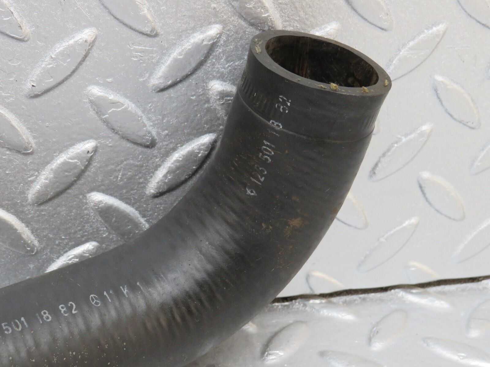 40577 Mercedes-Benz W123 300D Radiator Hose Pipe 1235011882