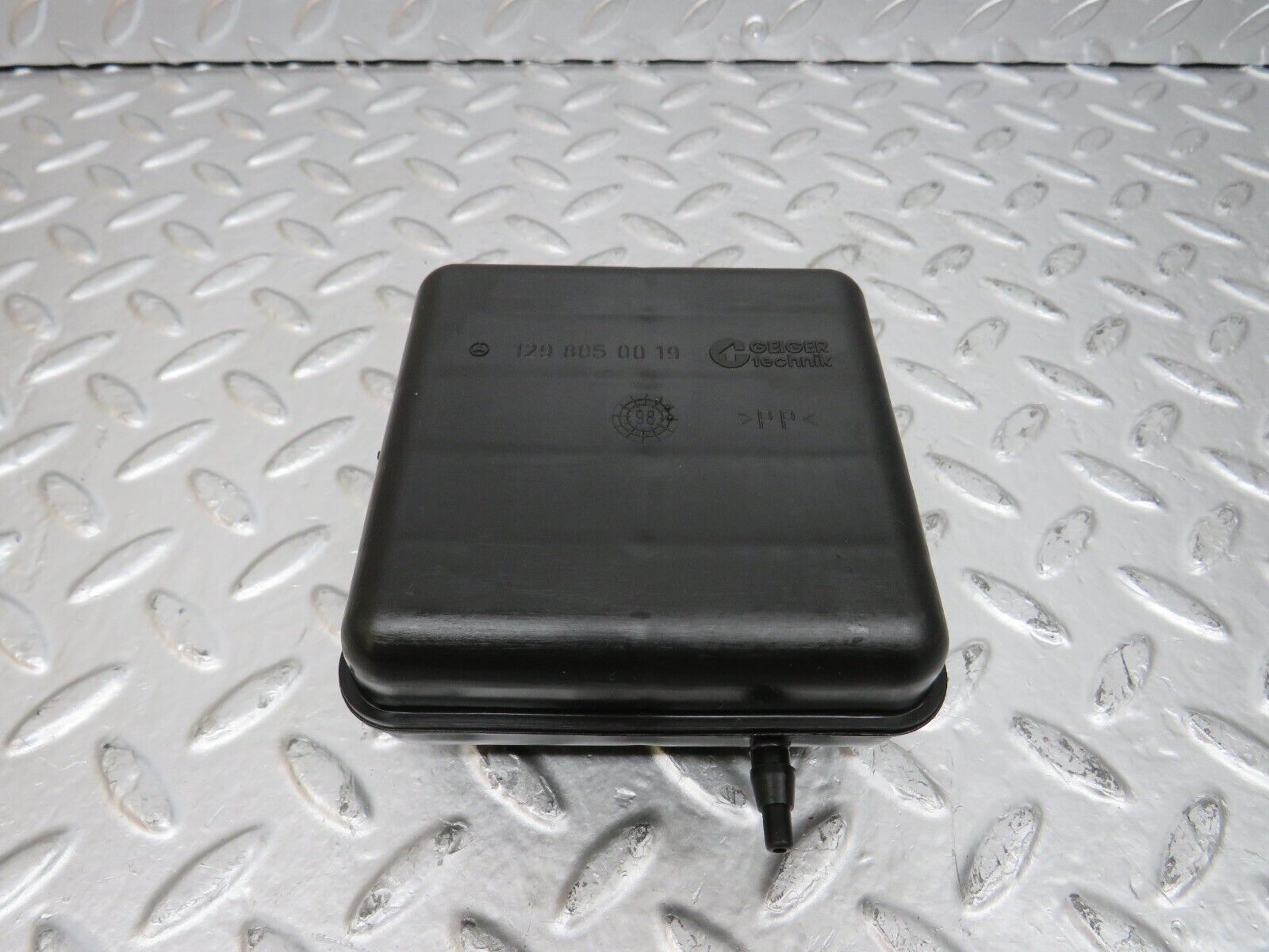 24815 Mercedes-Benz W140 S320 Air Vacuum Expansion Tank 1298050019