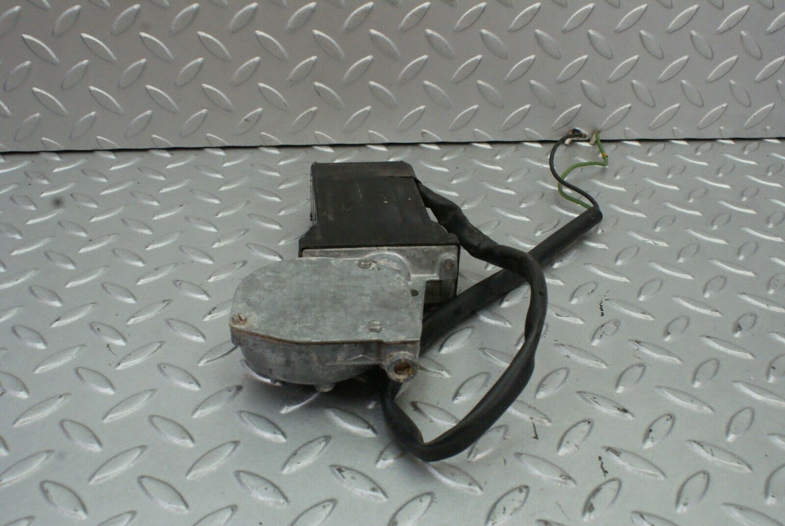 2580 Mercedes-Benz W116 350SE Rear Left Window Regulator Motor 0130820063