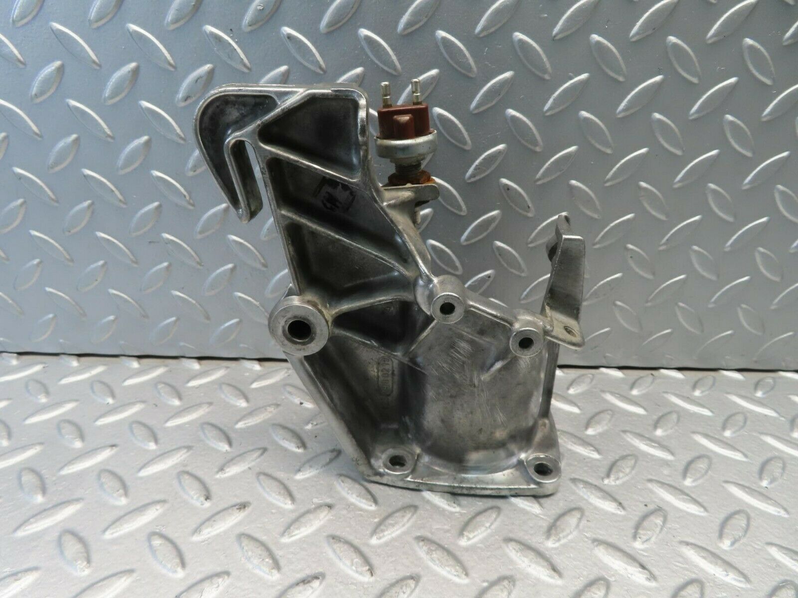 10911 Mercedes-Benz W123 230E Brake Pedal Bracket Support 1232900219