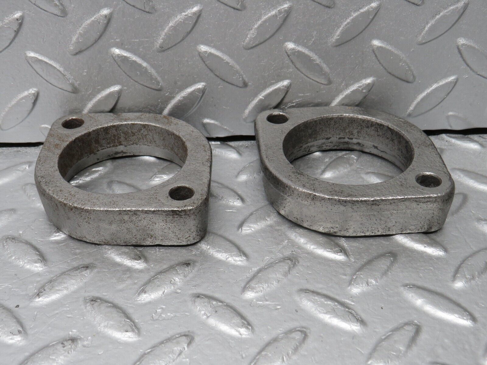 38126 Mercedes-Benz A124 320E Cabriolet Exhaust Flange 2x