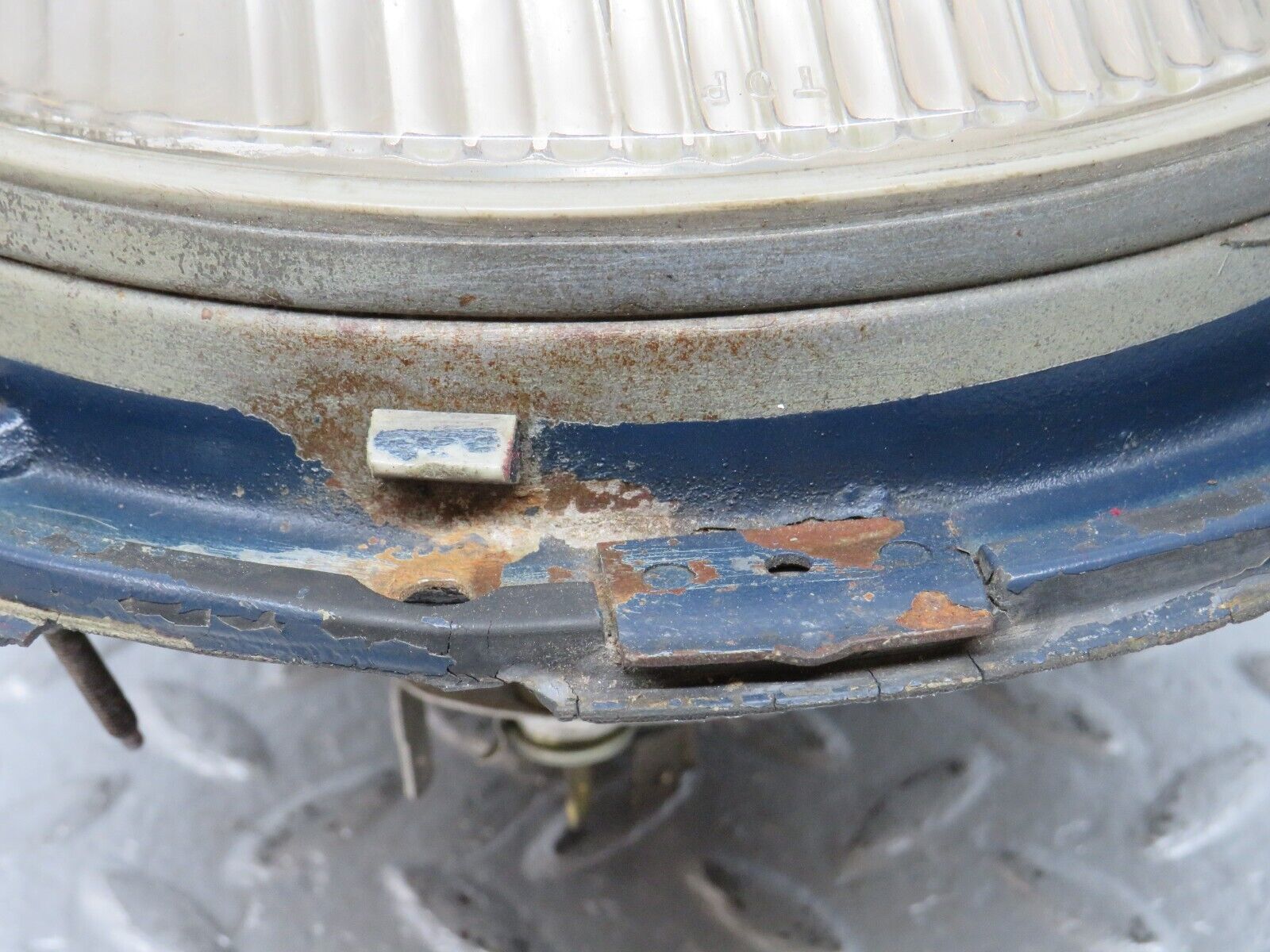 40507 Mercedes-Benz W110 230 Front Right Headlight Hella
