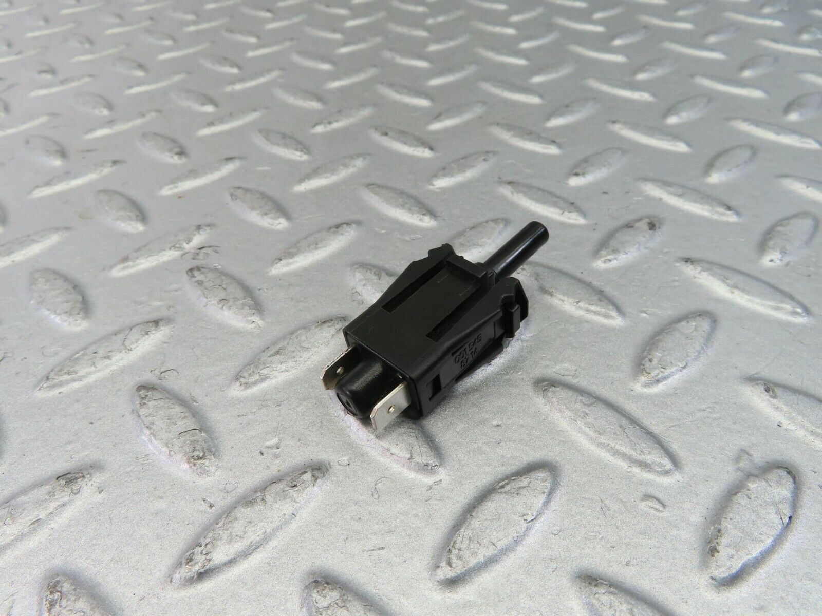 10403 Mercedes-Benz W201 190E Door Contact Switch 0015458714