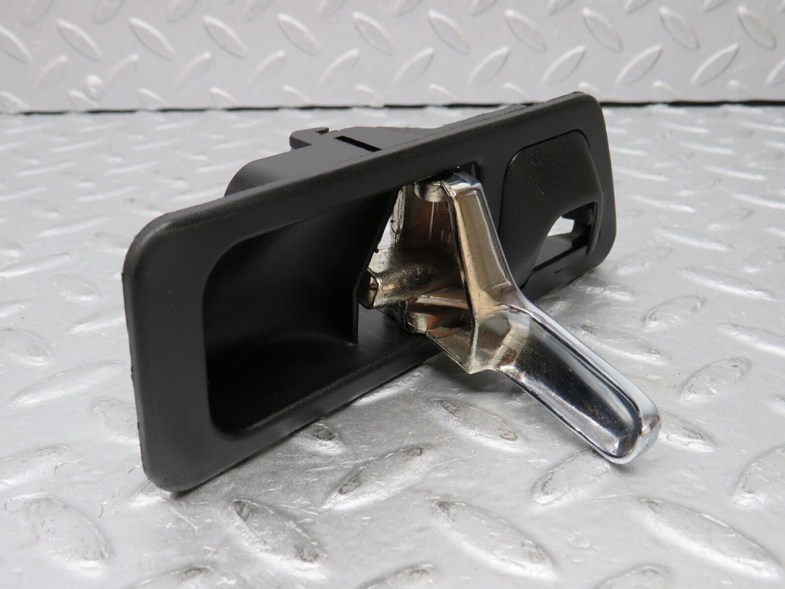 36618 Mercedes-Benz W201 190E 2.0L Right Interior Door Handle 2017660264