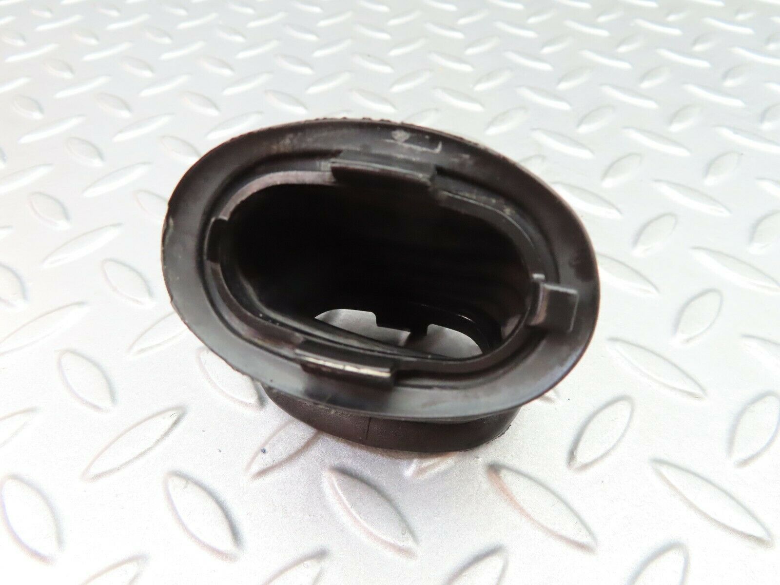 6058 Mercedes-Benz W126 380SE Rear Door Wire Protector Rubber 1268210597