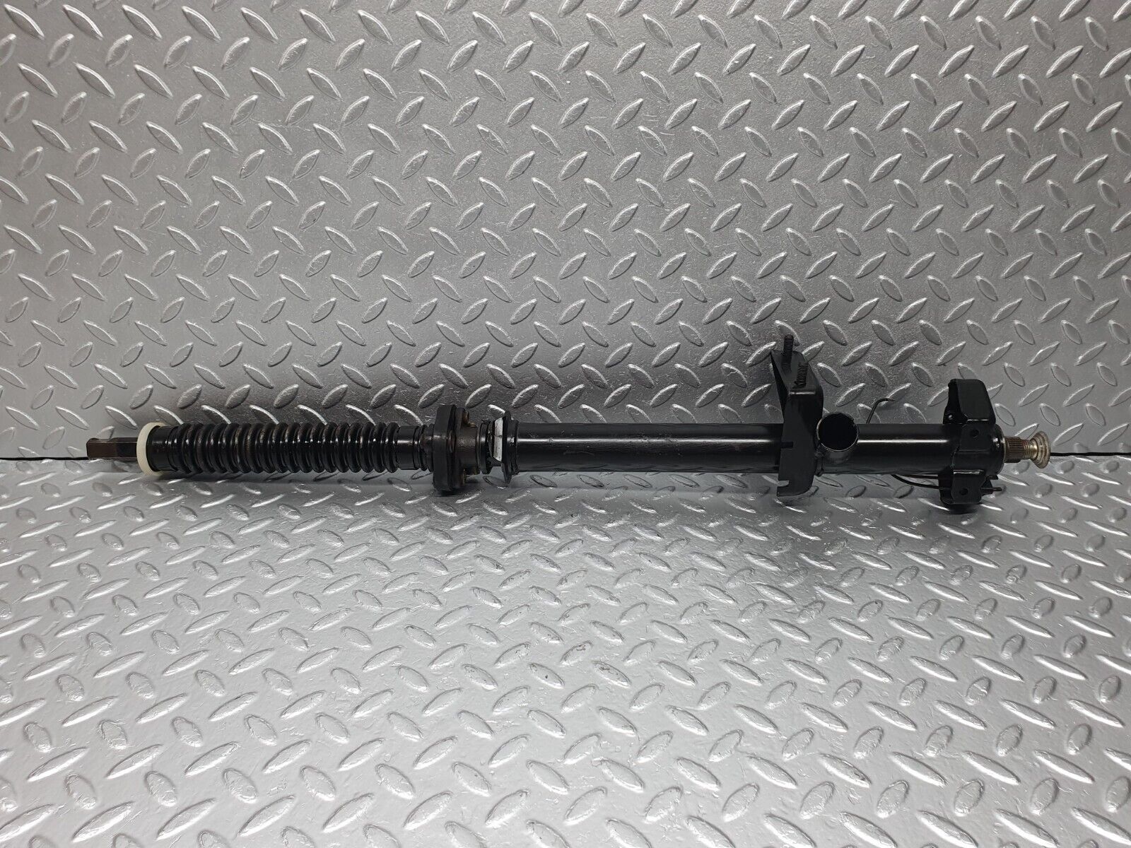 40709 Mercedes-Benz W123 300D Steering Column