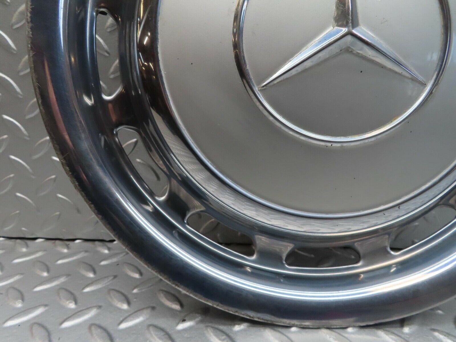12403 Mercedes-Benz W108 280SE 3.5 Vintage Wheel Trim Hub Cap 14