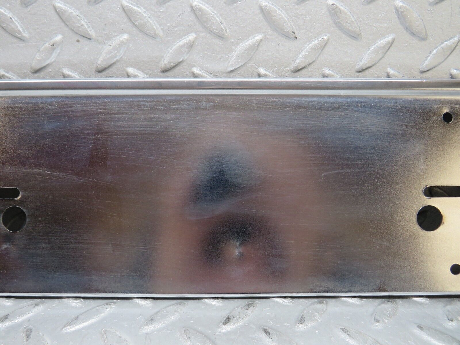 37385 Mercedes-Benz W109 300SEL Rear number Plate Holder Chrome