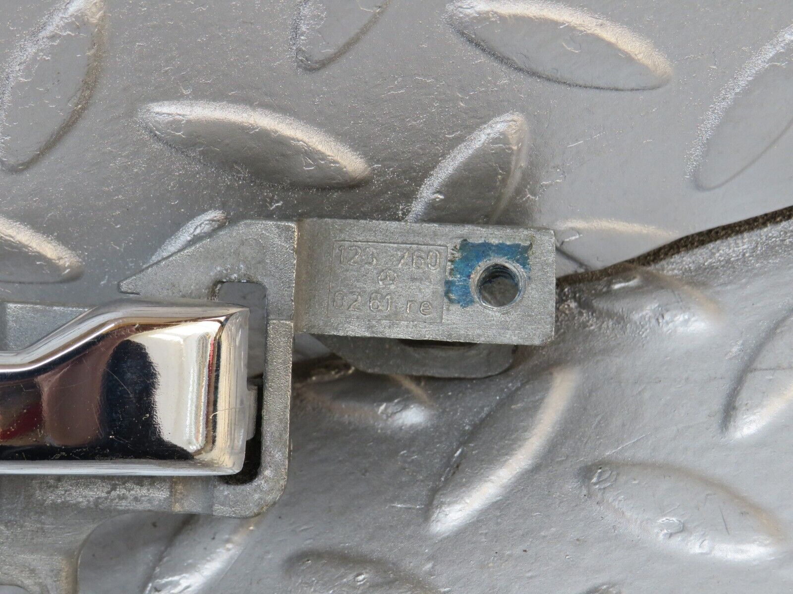 40626 Mercedes-Benz W123 300D Right Interior Door Handle 1237600261