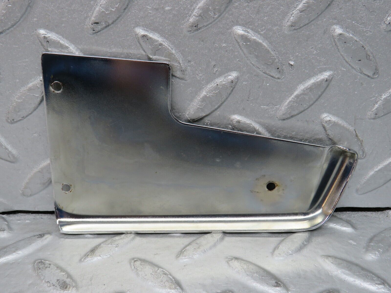 37762 Mercedes-Benz A124 320E Cabriolet Right Door Chrome Cover