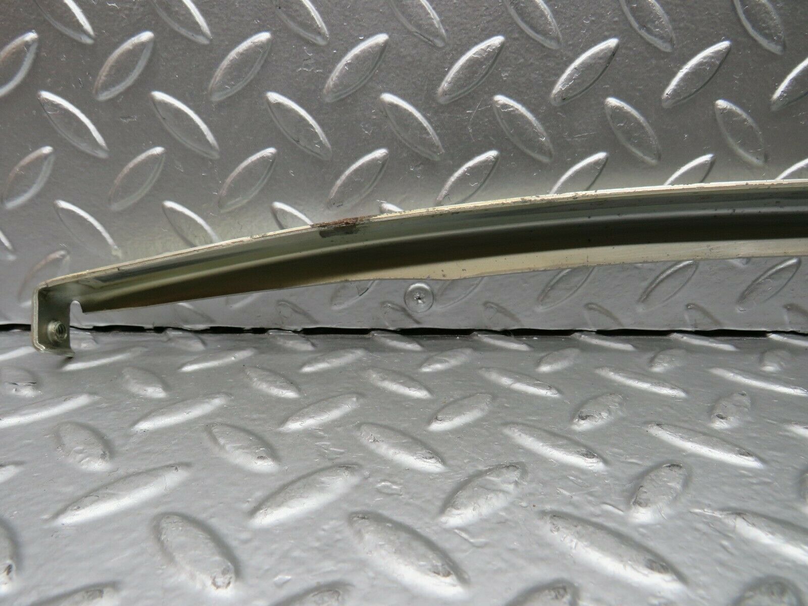 22535 Mercedes-Benz C124 E220 Coupe Left Door Window Channel