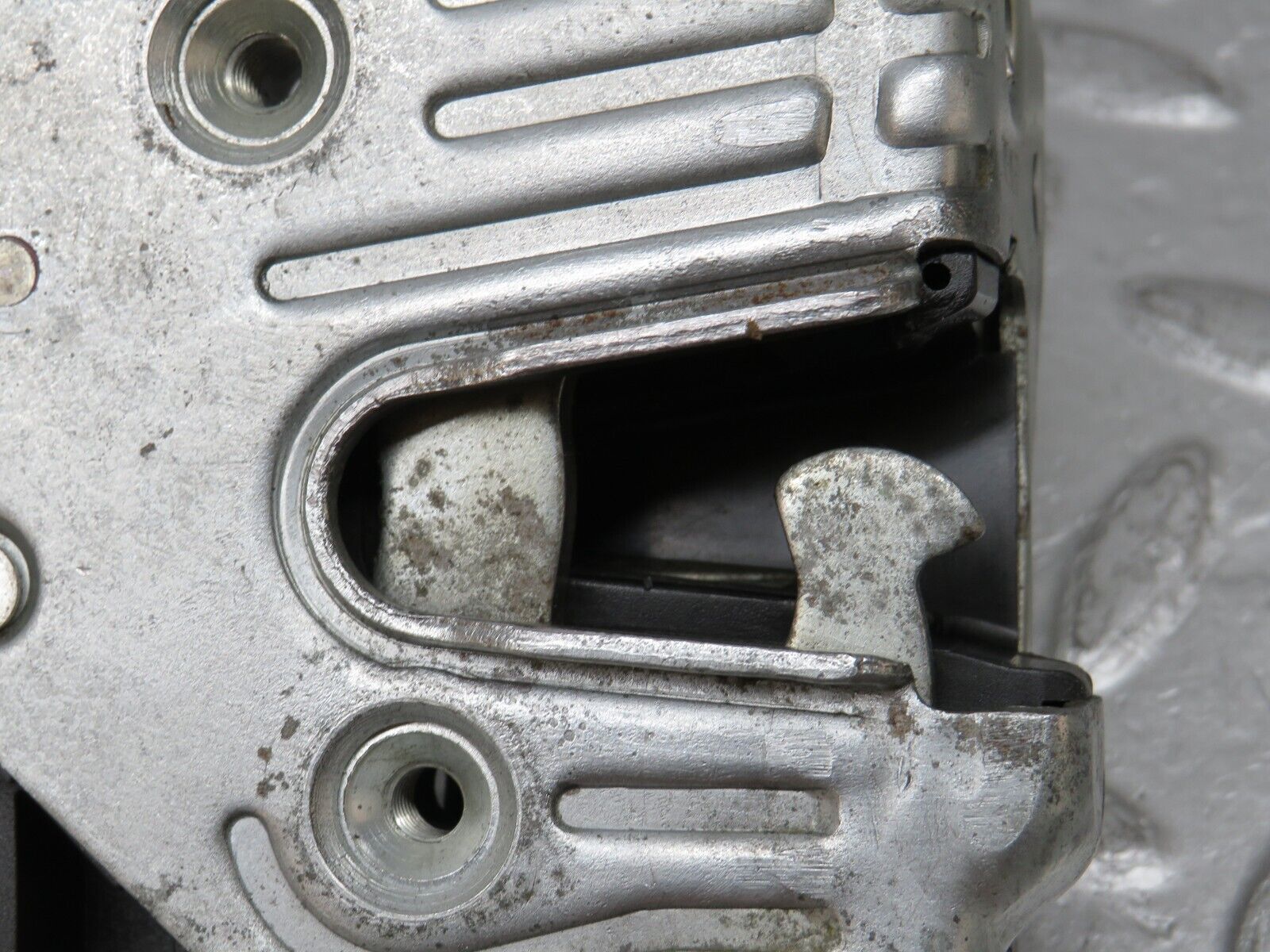 37809 Mercedes-Benz A124 320E Cabriolet Left Door Lock Mechanism 1248213551