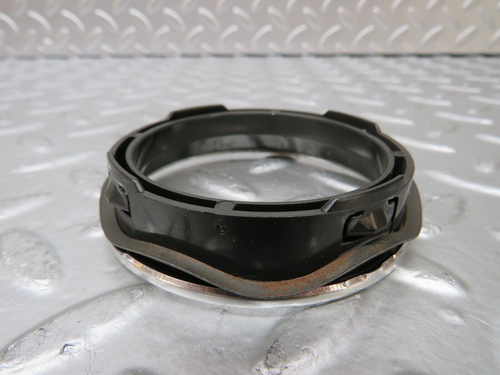 25595 Mercedes-Benz W123 200 Dashboard Air Vent Chrome Bezel