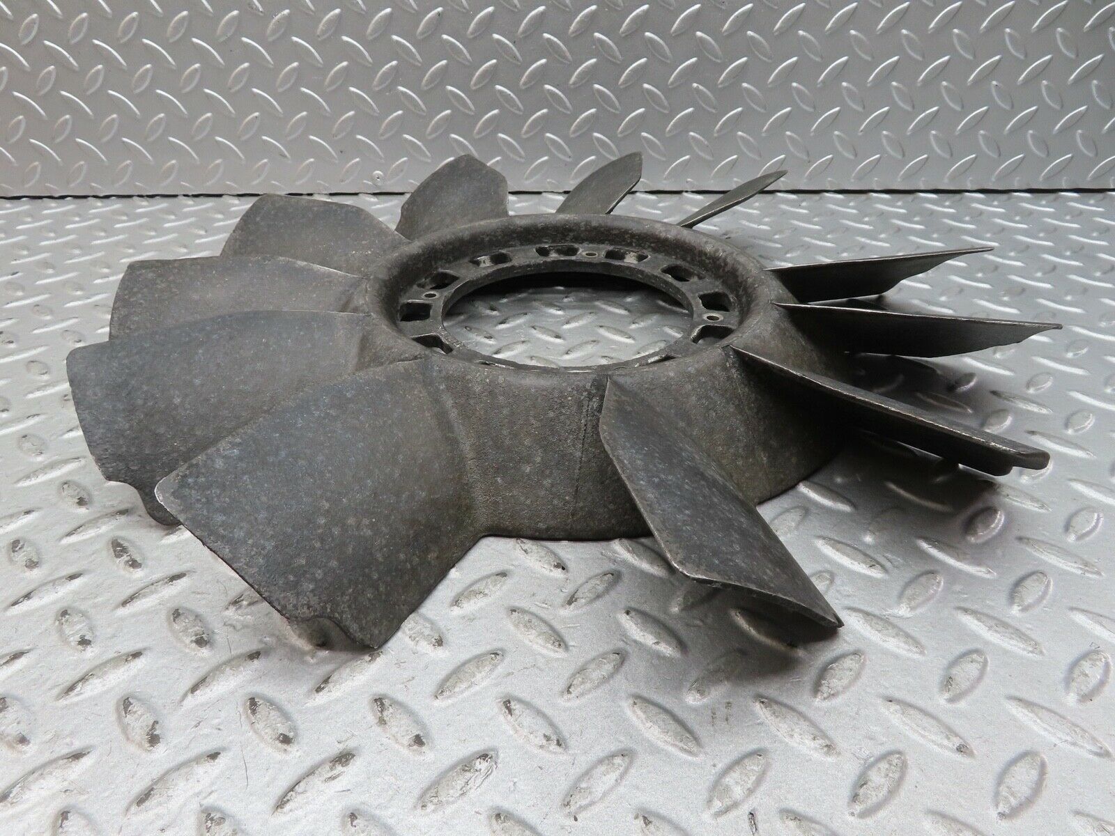 17640 Mercedes-Benz W116 450SEL Engine Cooling Fan