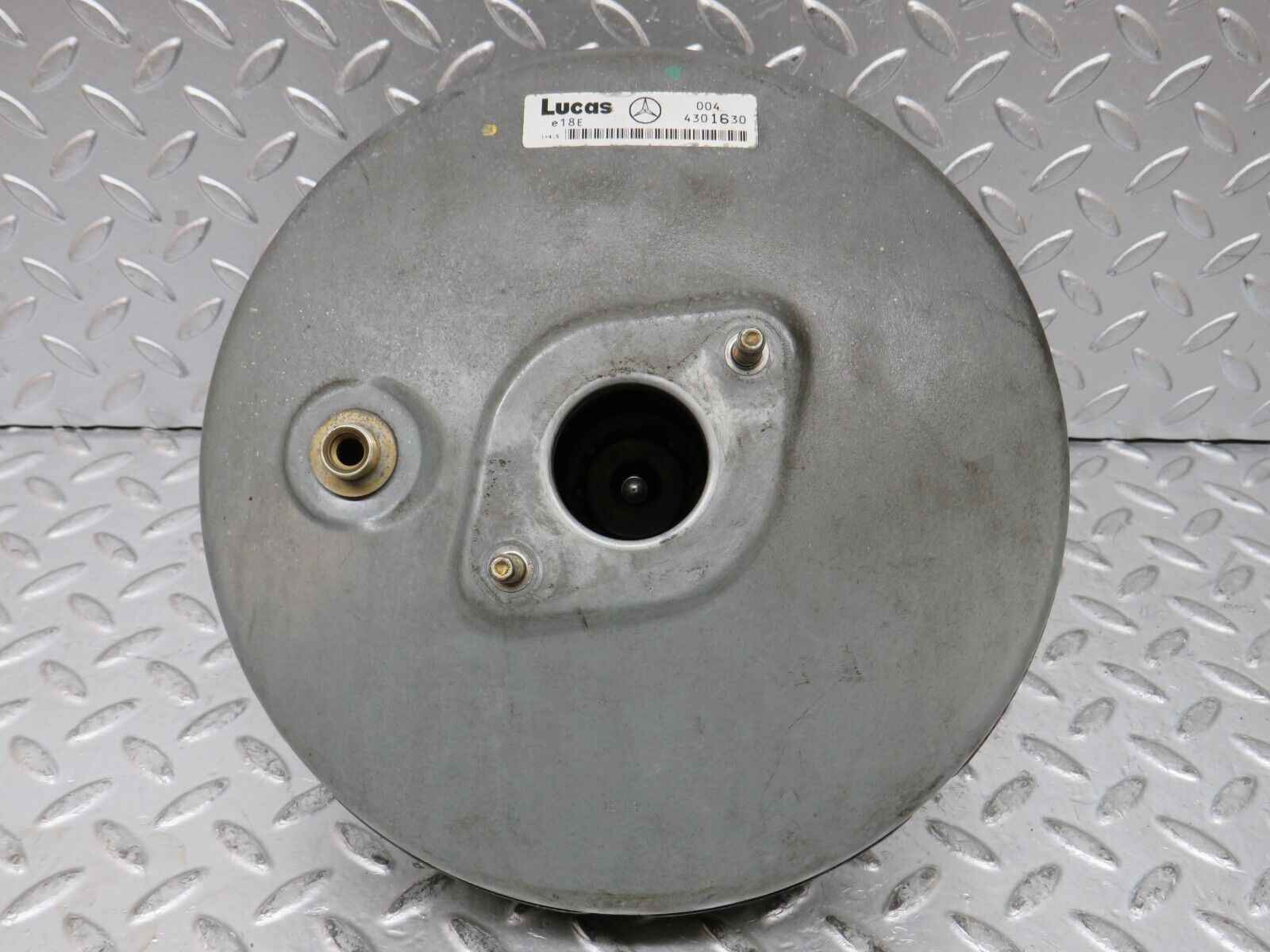 27631 Mercedes-Benz S124 300TE Wagon Brake Booster Lucas 0044301630