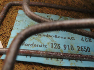 21532 Mercedes-Benz W126 300SE Front Left Seat Red Leather 1269102650