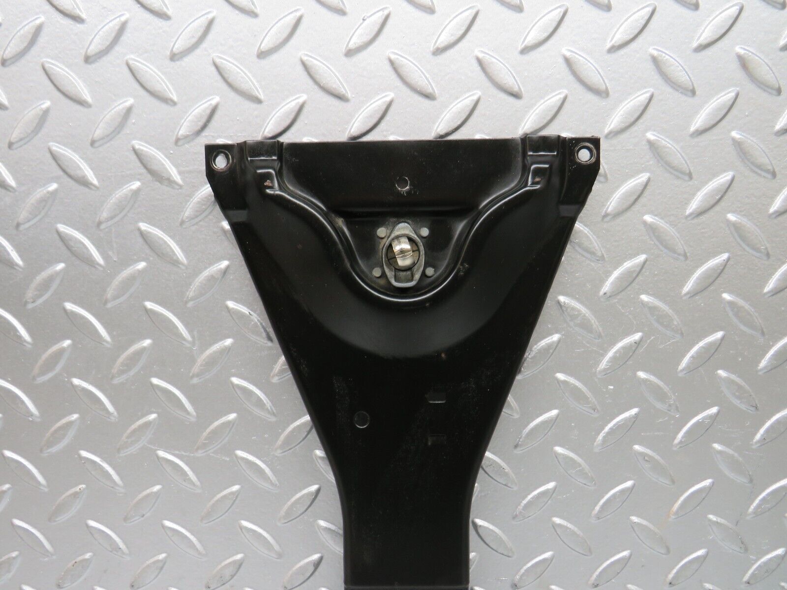 28468 Mercedes-Benz W123 240D Sunroof Manual Opener Mechanism