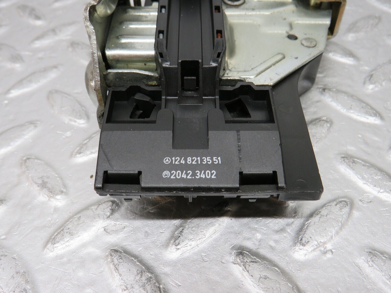 37809 Mercedes-Benz A124 320E Cabriolet Left Door Lock Mechanism 1248213551