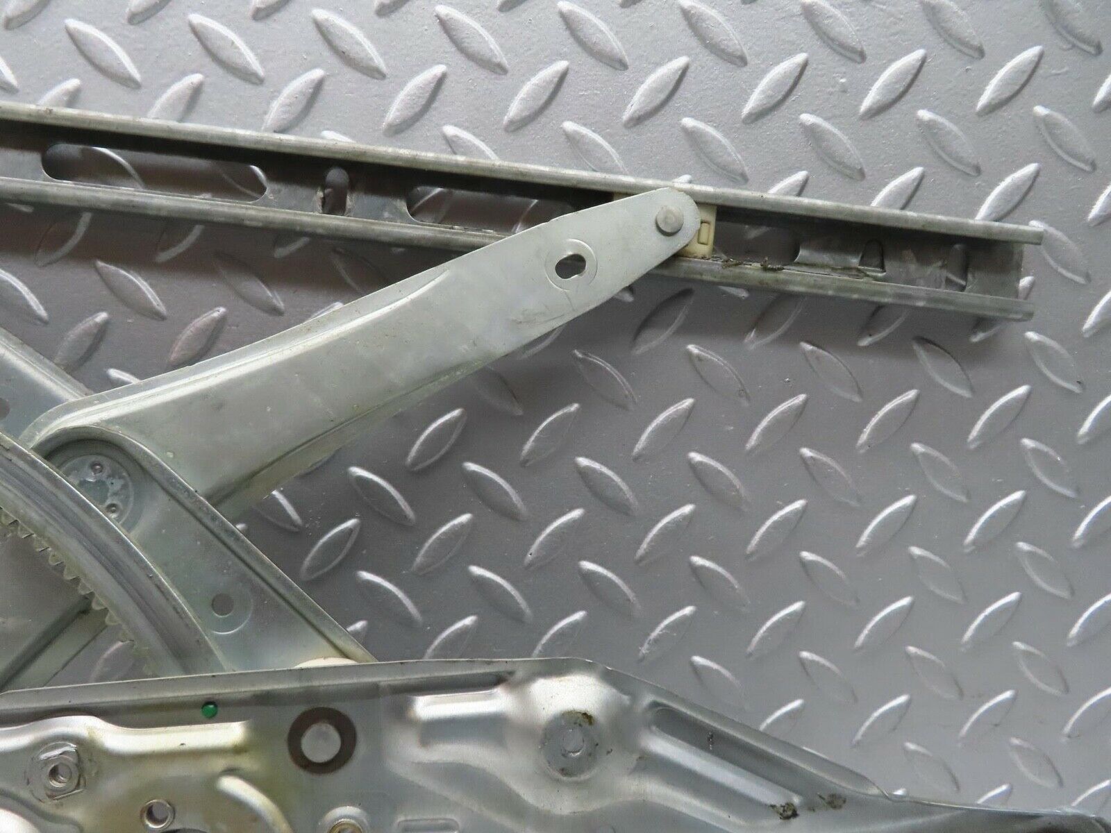 14938 Mercedes-Benz W140 S320 Front Left Power Window Regulator