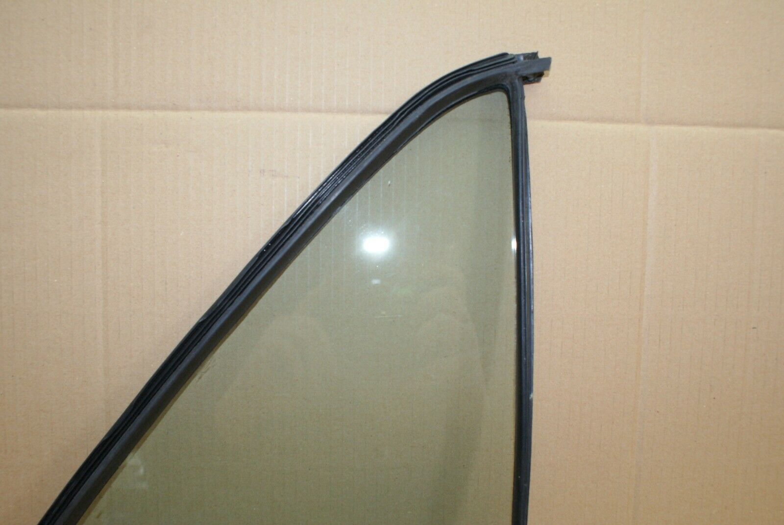 2270 Mercedes-Benz W123 280E Rear Left Quarter Glass