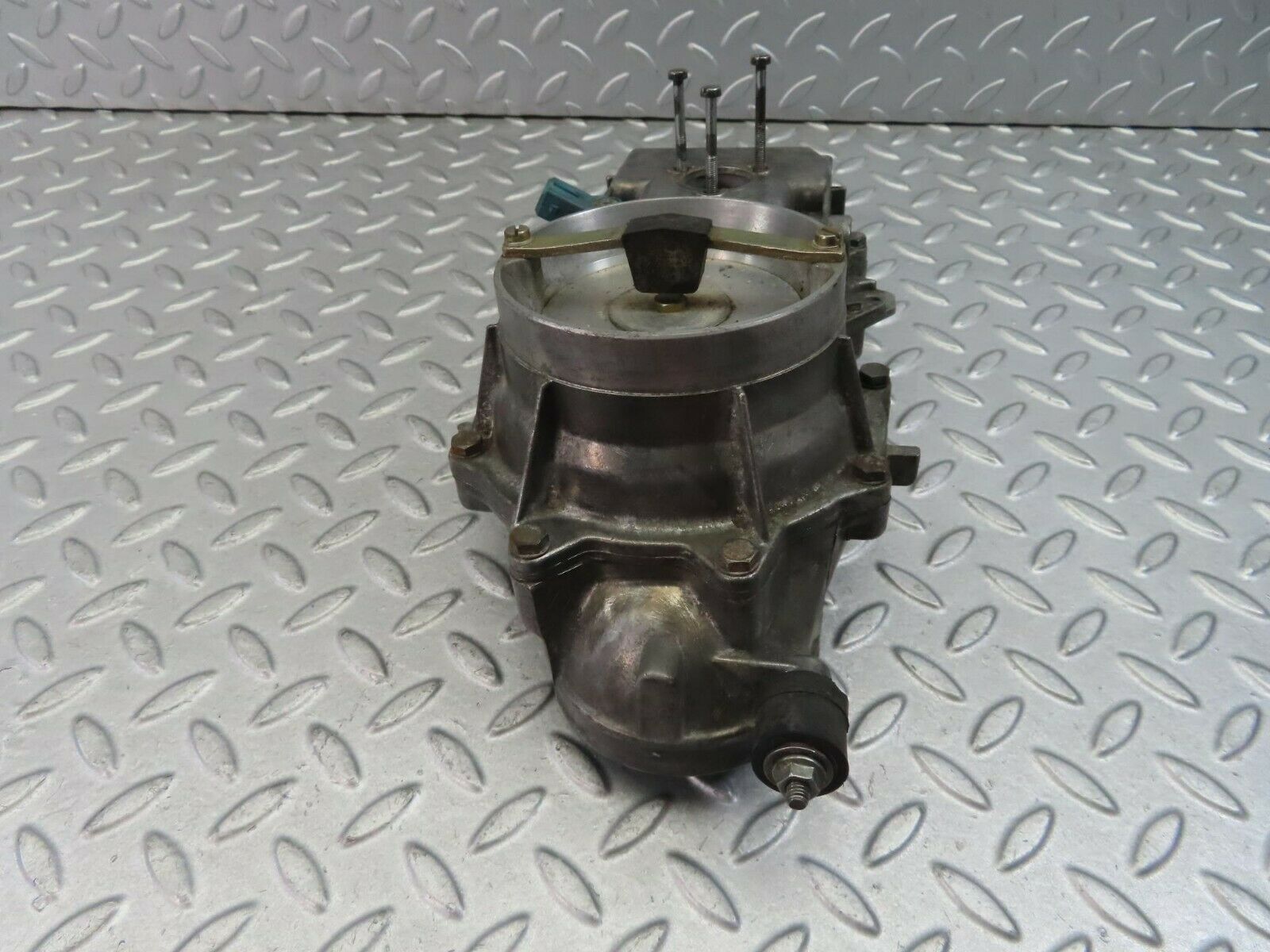 8519 Mercedes-Benz W123 Air Flow Mass Meter Sensor Bosch 0438120032
