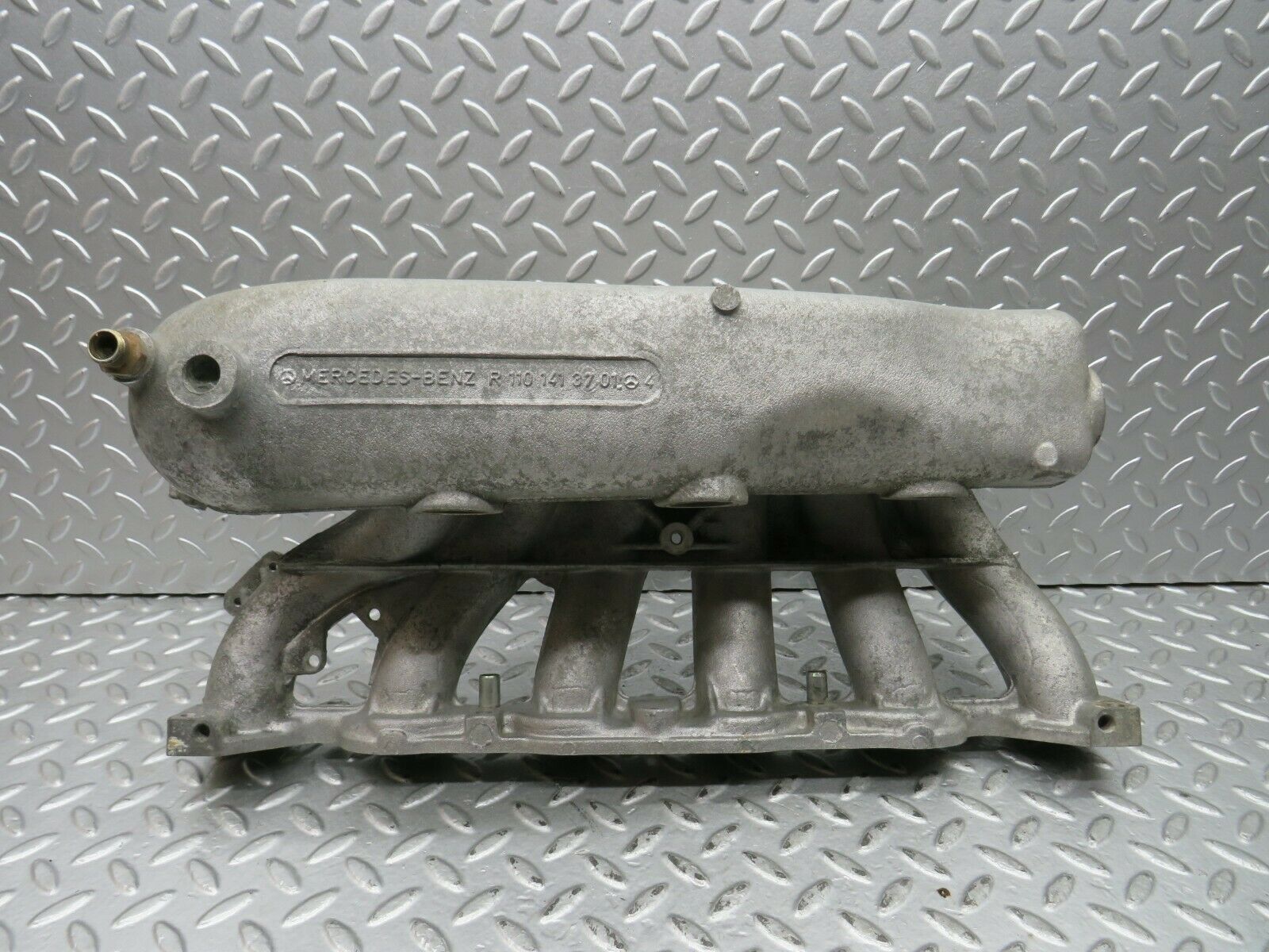 22230 Mercedes-Benz S123 280TE Wagon Intake Manifold 1101413701