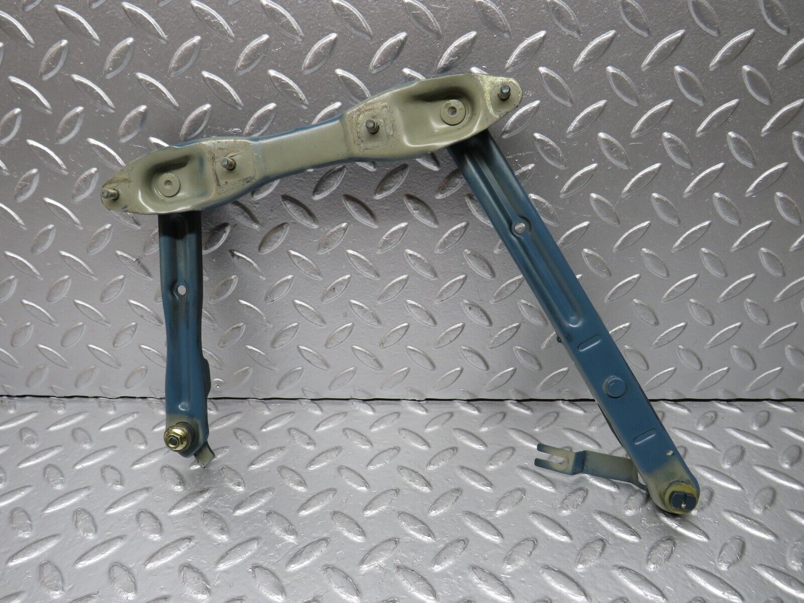 30701 Mercedes-Benz W201 190E 2.0L Bonnet Hinge Left Side