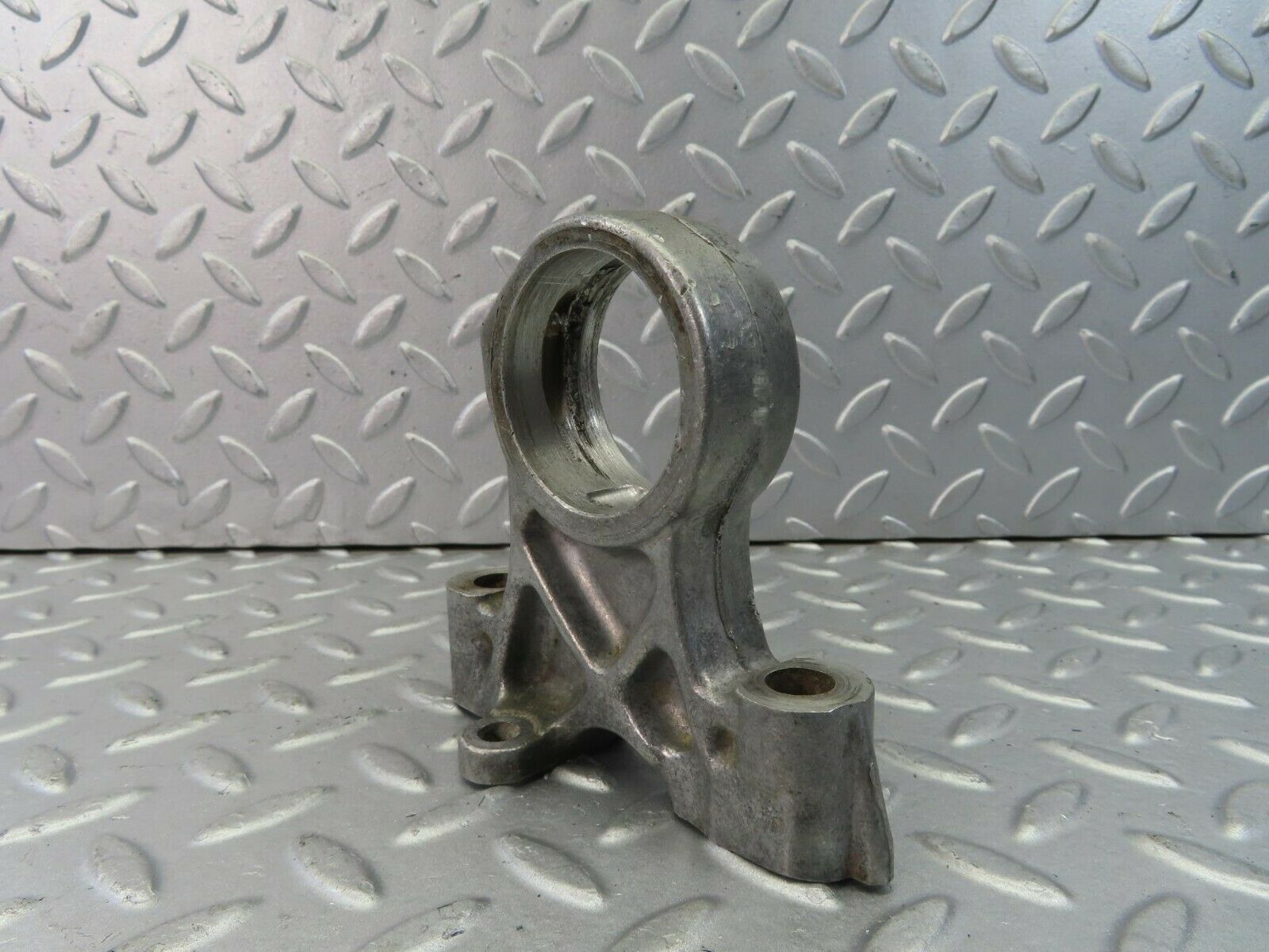 8954 Mercedes-Benz W108 Camshaft Tower Bearing 1140510916