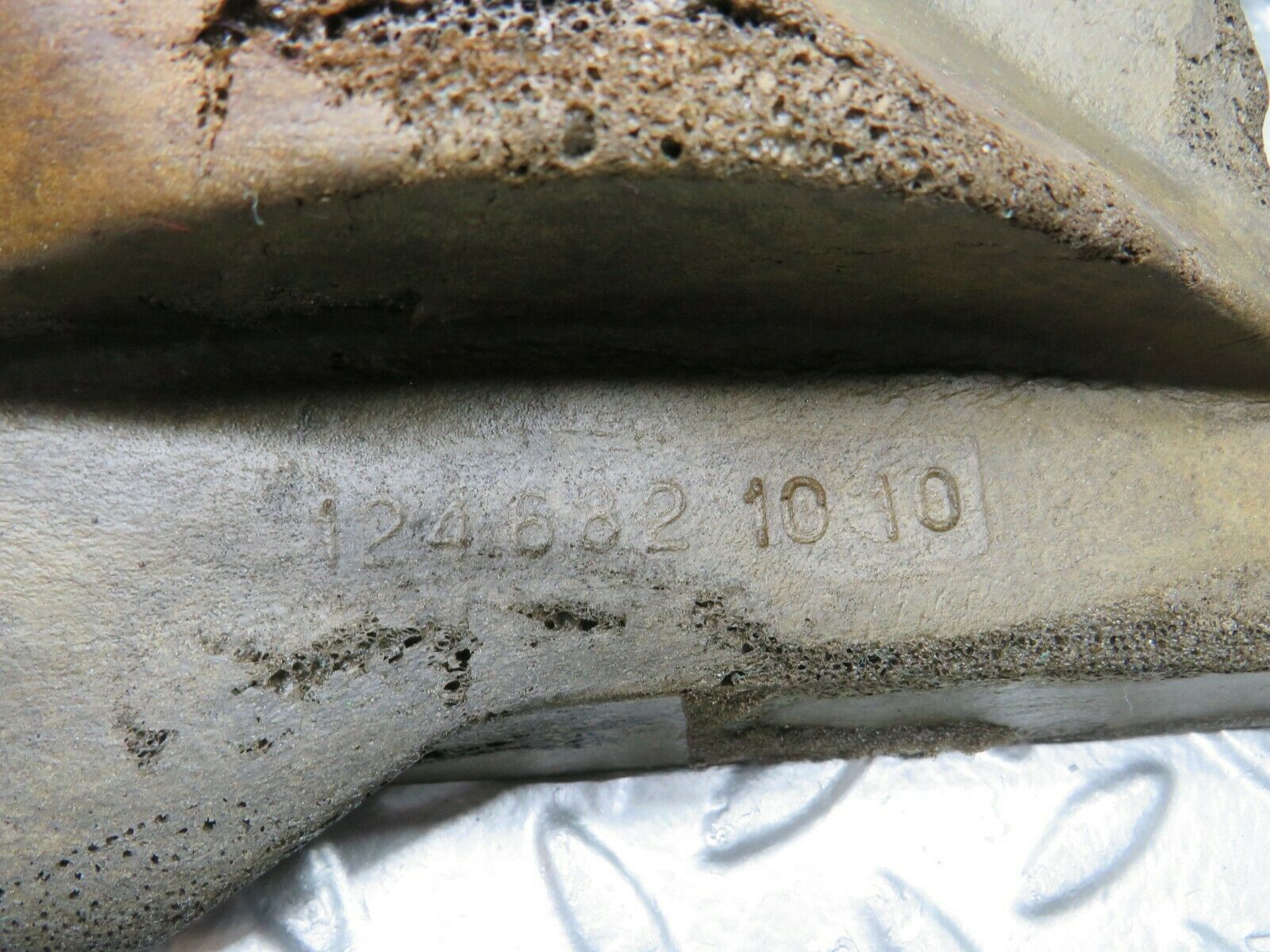 22501 Mercedes-Benz C124 E220 Coupe Parcel Shelf Speaker Insulation 1246820910