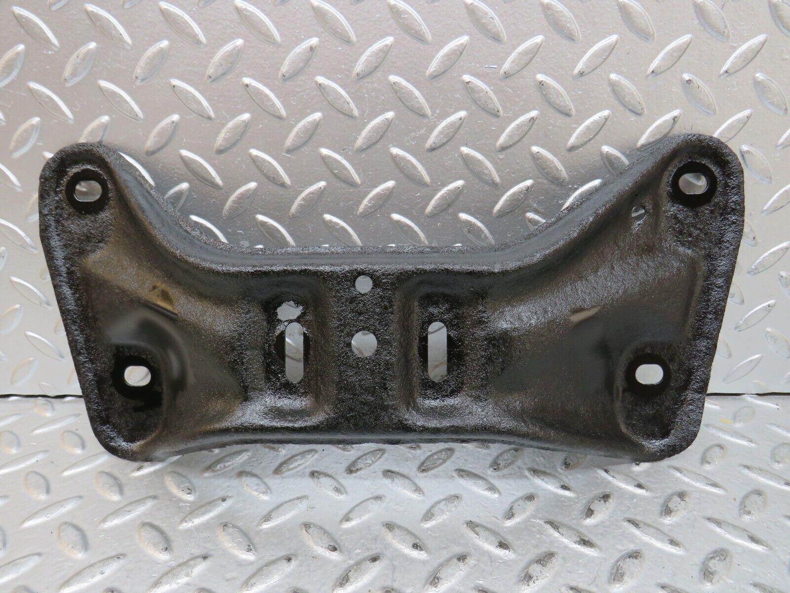 28727 Mercedes-Benz W123 230E Gearbox Mount Bracket