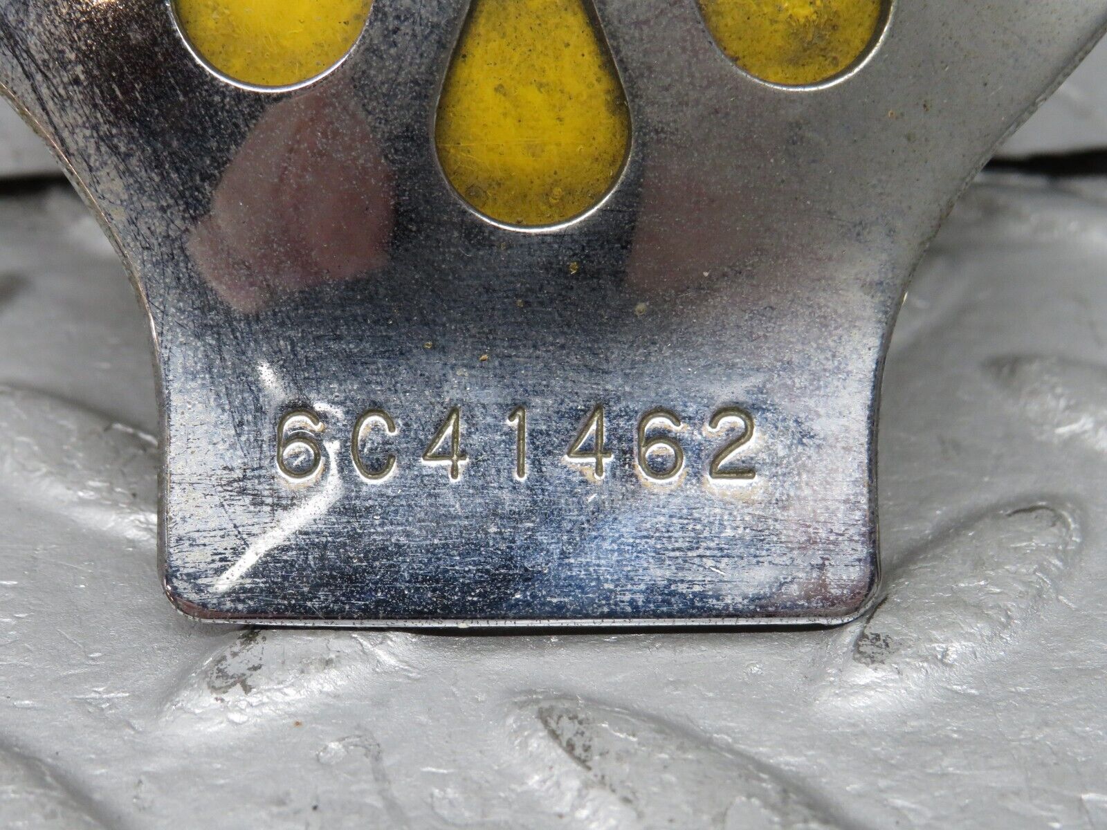 38172 AA / The Automobile Association Vintage Membership Badge 6C41462 (1962/63)