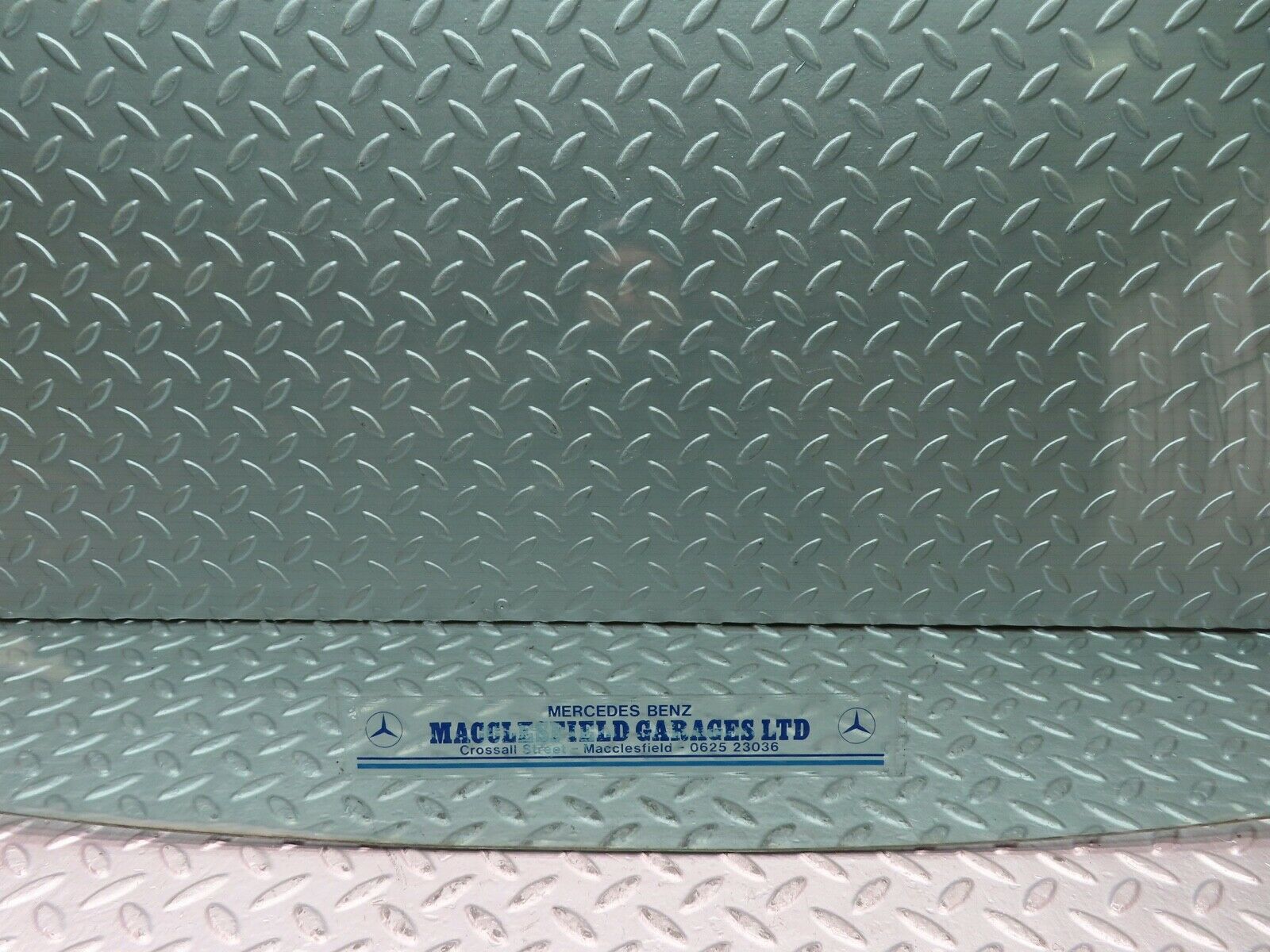 21602 Mercedes-Benz W126 300SE Rear Heated Windscreen Glass