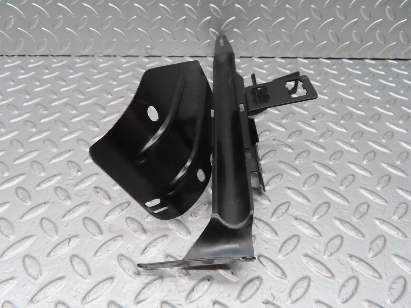 14462 Mercedes-Benz W116 350SE Relay Bracket