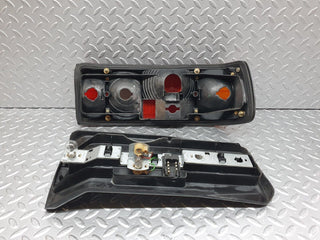 41161 Mercedes-Benz W126 300SE Tail Light & Bulb Holder Left Side