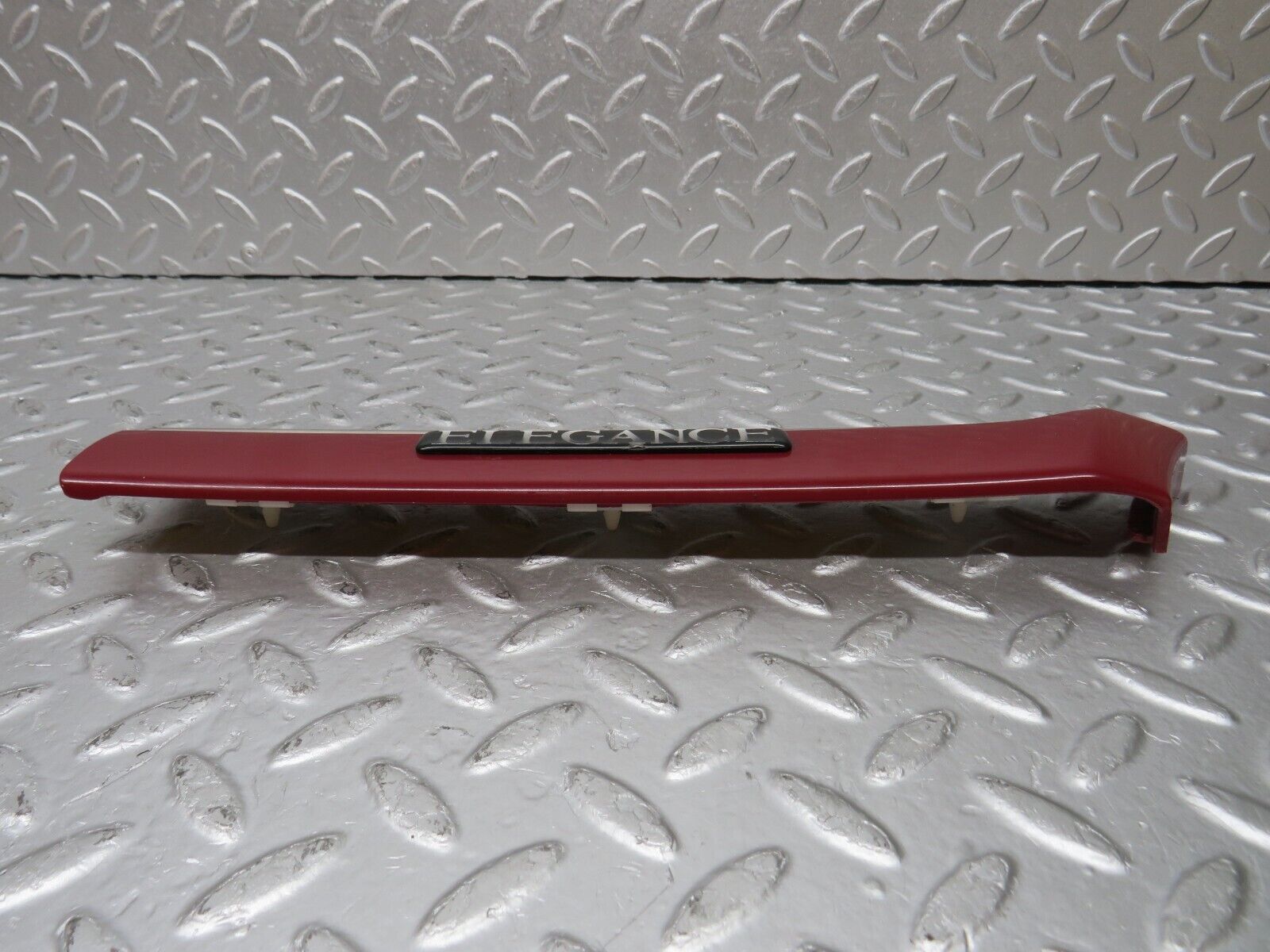 33496 Mercedes-Benz W202 C180 Front Right Fender Wing Centre Moulding 2026902862