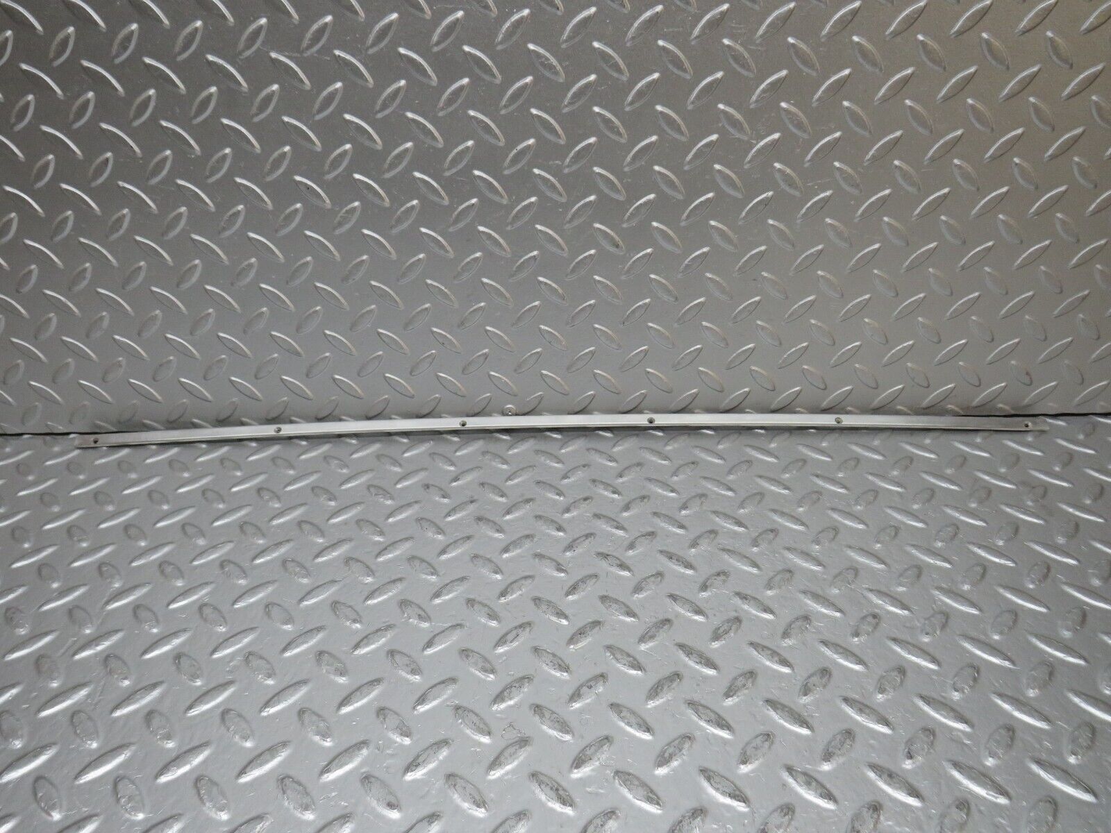 31831 Mercedes-Benz W201 190LE 1.8L Sunroof Chrome Trim