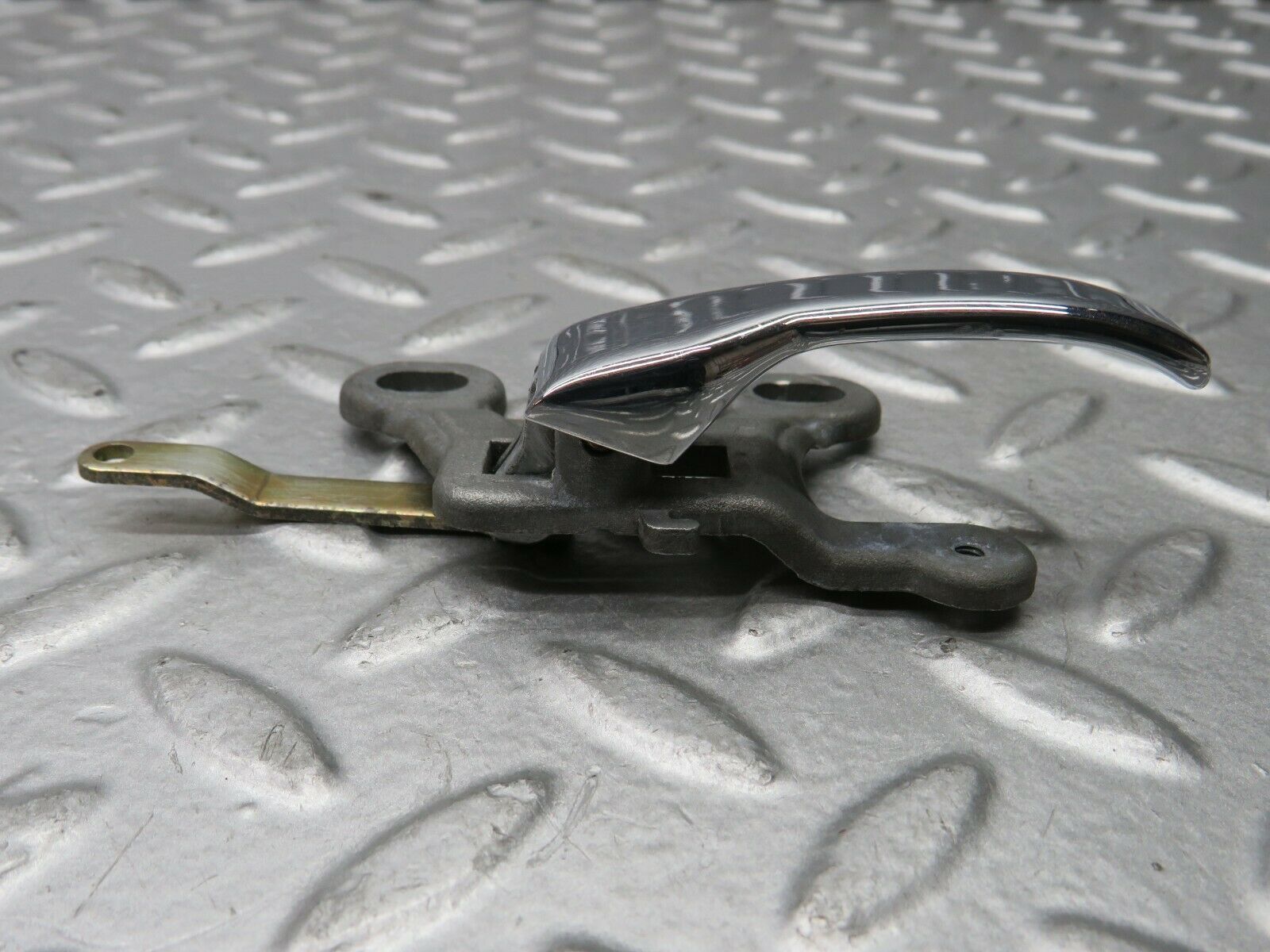 21977 Mercedes-Benz S123 280TE Front Right Interior Door Handle 1107660419