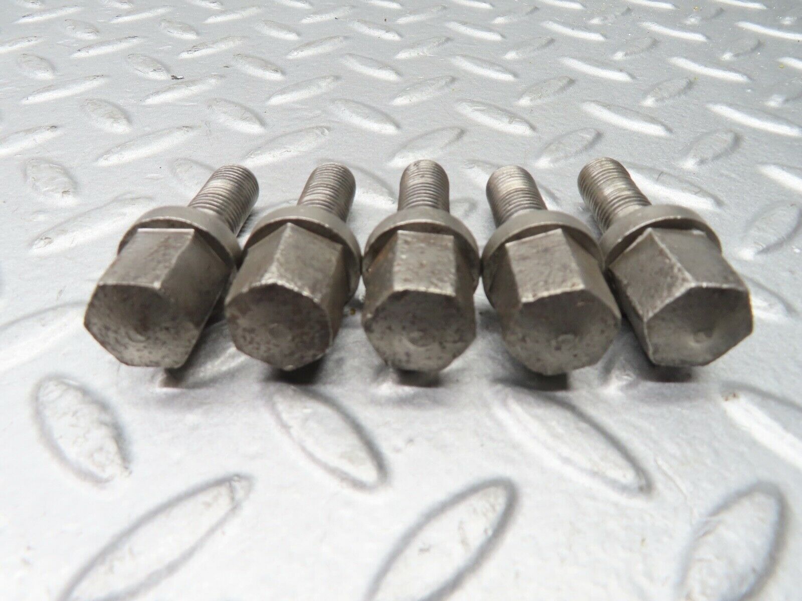 20526 Mercedes-Benz 5x Alloy Wheel Lug Bolt M12x1.5