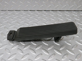 34095 Mercedes-Benz W124 260E Accelerator Pedal & Rubber 1233010082 1263000504