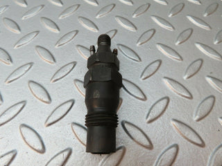 W115 diesel fuel injector used OEM