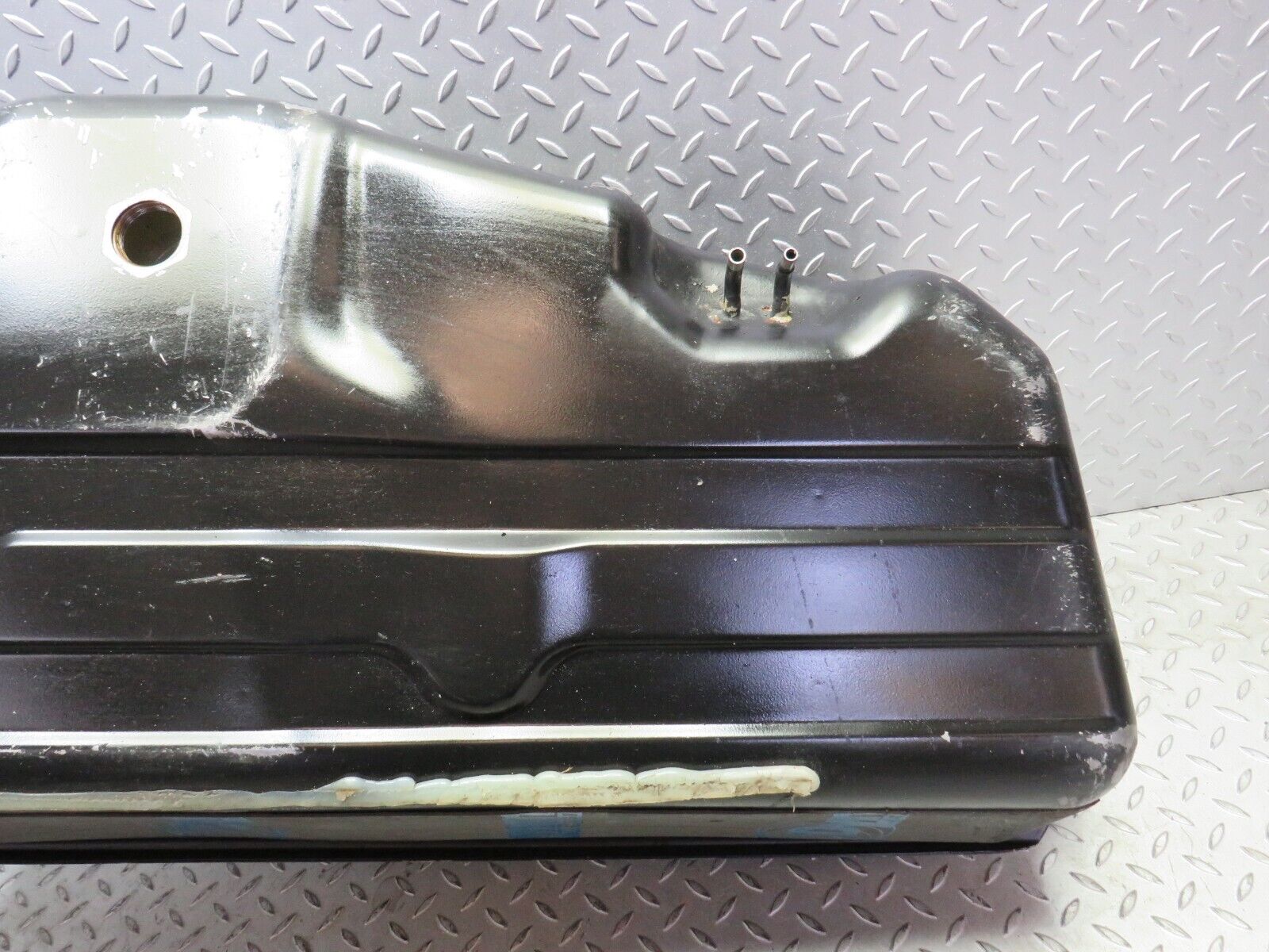 38021 Mercedes-Benz A124 320E Cabriolet Fuel Tank